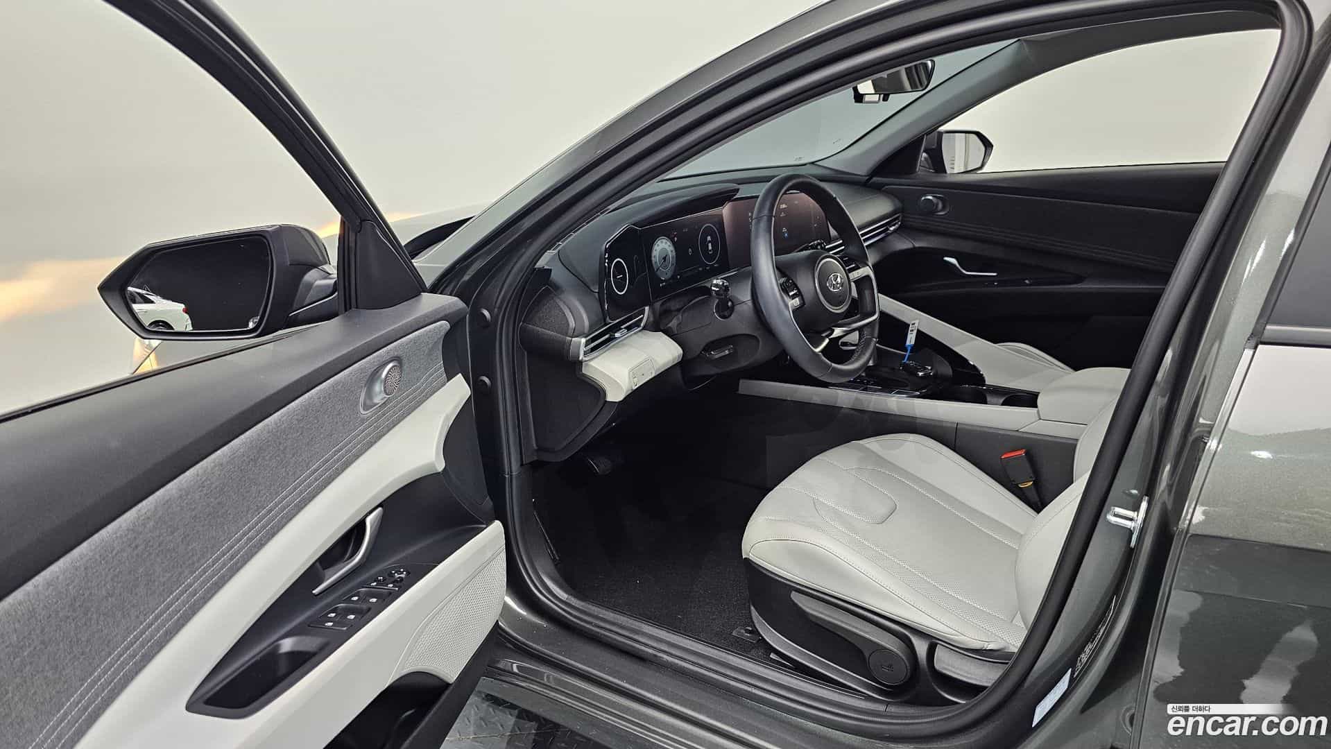 AVANTE Hyundai 2022.11-INNER-010
