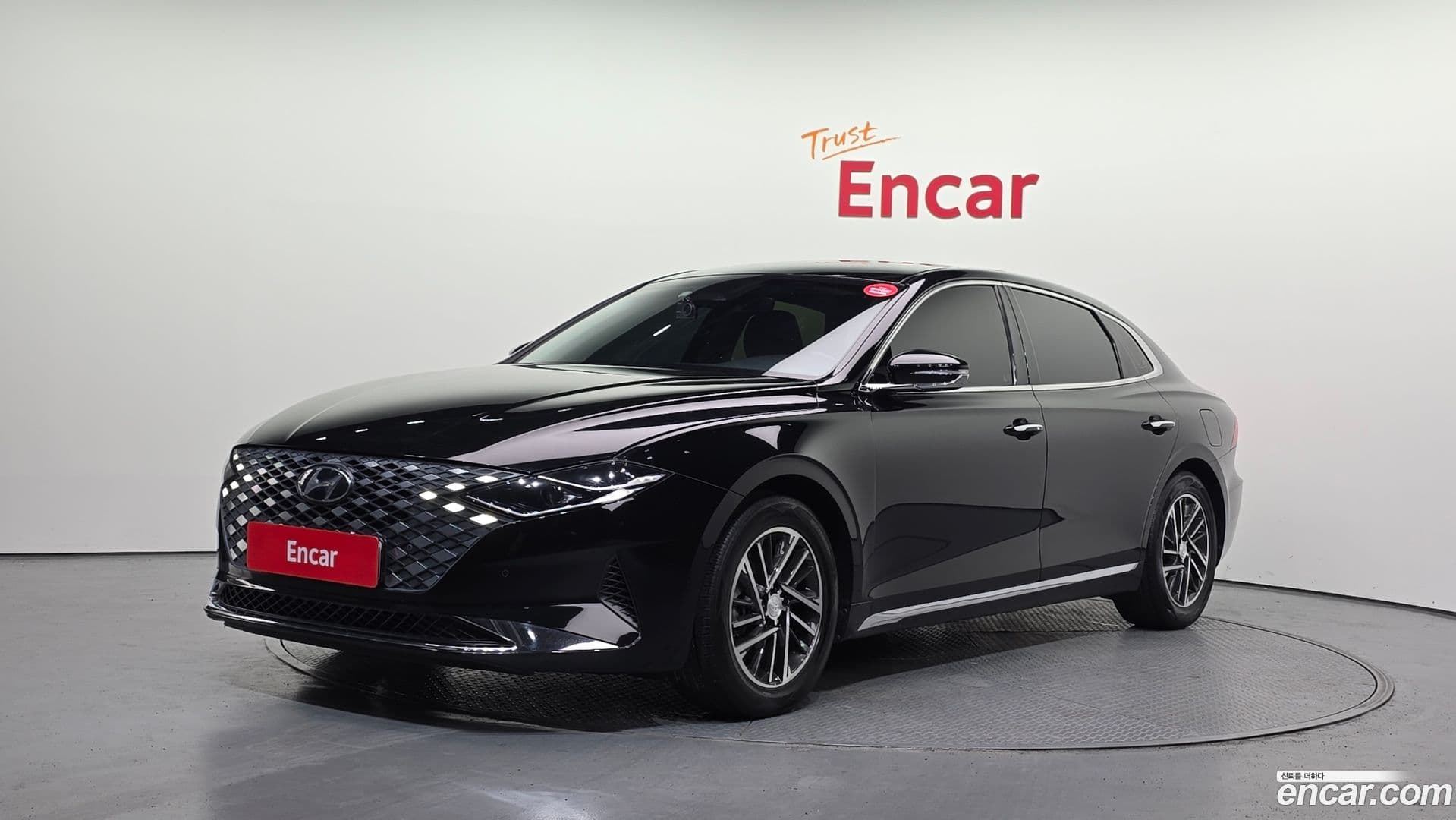 Main__Slider__Photo:Grandeur Hyundai 2020.5-0