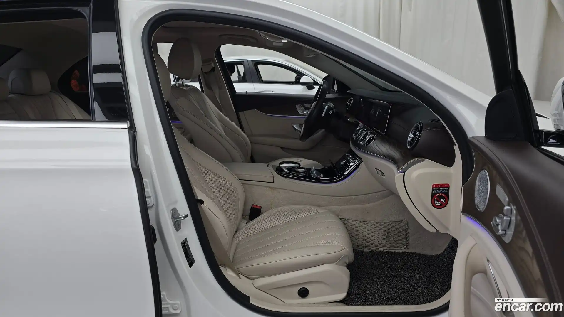E-Class Mercedes-Benz 2018.0-OPTION-015