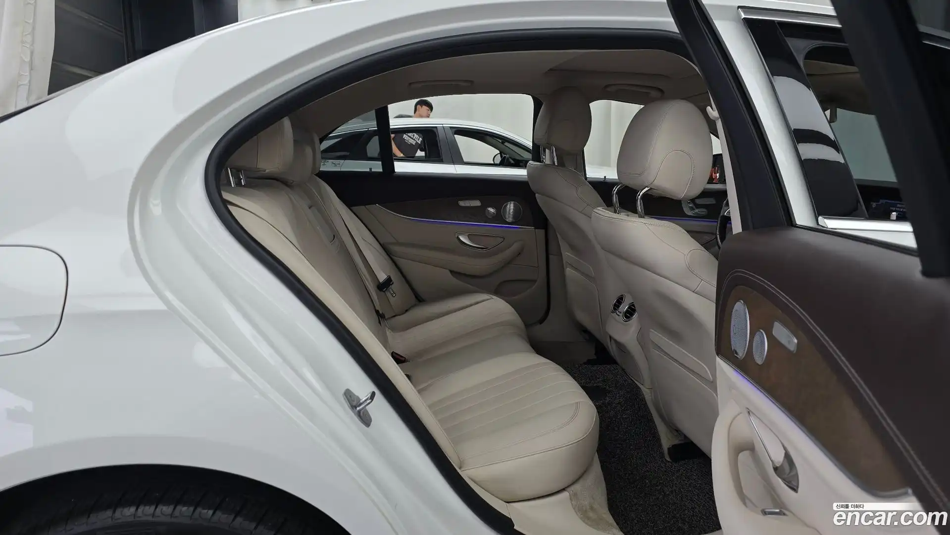 E-Class Mercedes-Benz 2018.0-OPTION-016