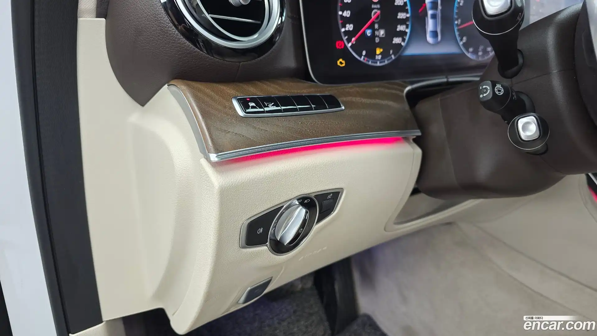 E-Class Mercedes-Benz 2018.0-OPTION-020