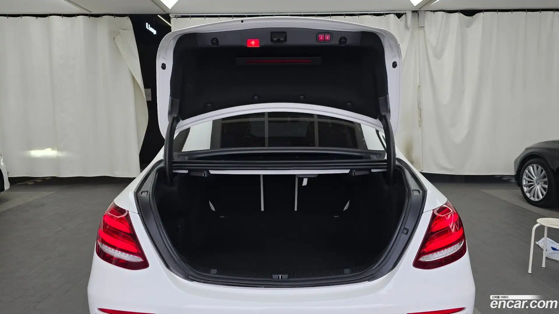 E-Class Mercedes-Benz 2018.0-OPTION-024
