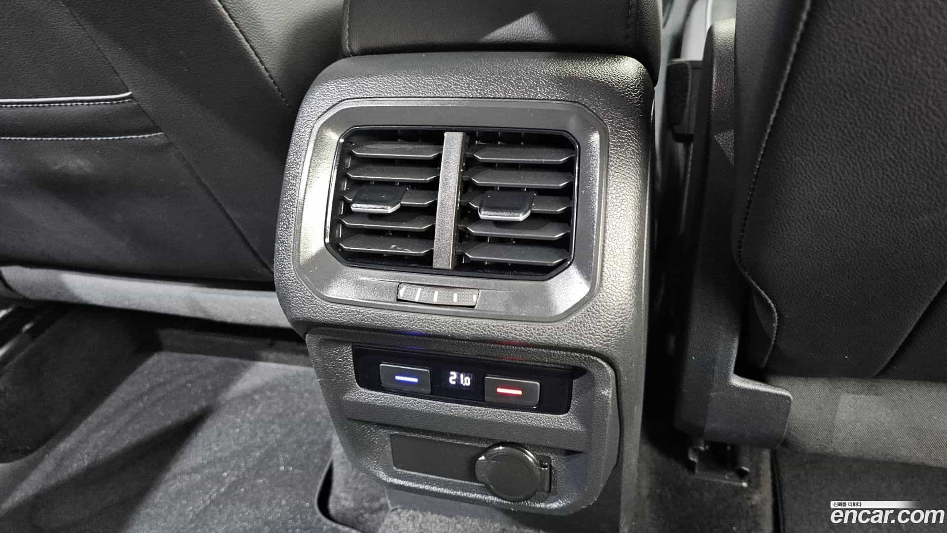 Tiguan Volkswagen 2021.7-OPTION-023