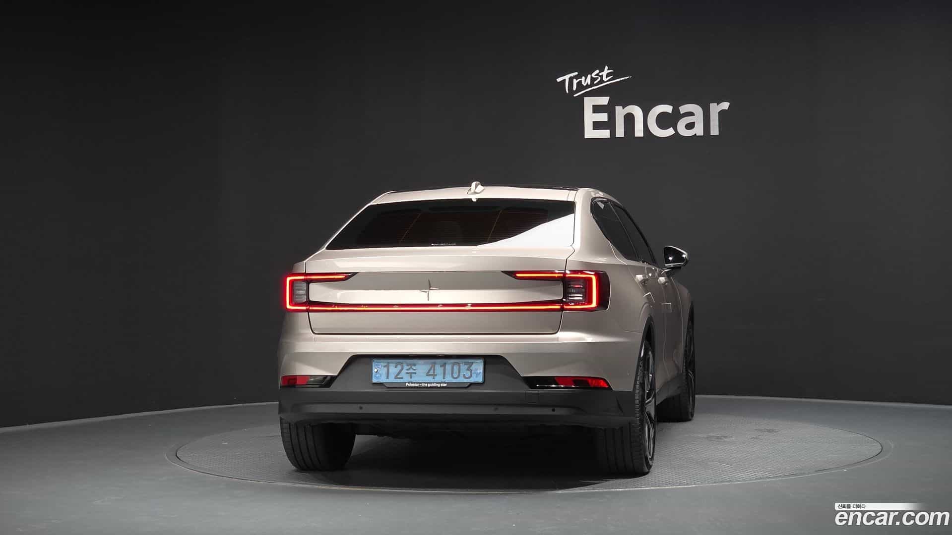 Polestar 2 Polestar 2022.8-OUTER-004