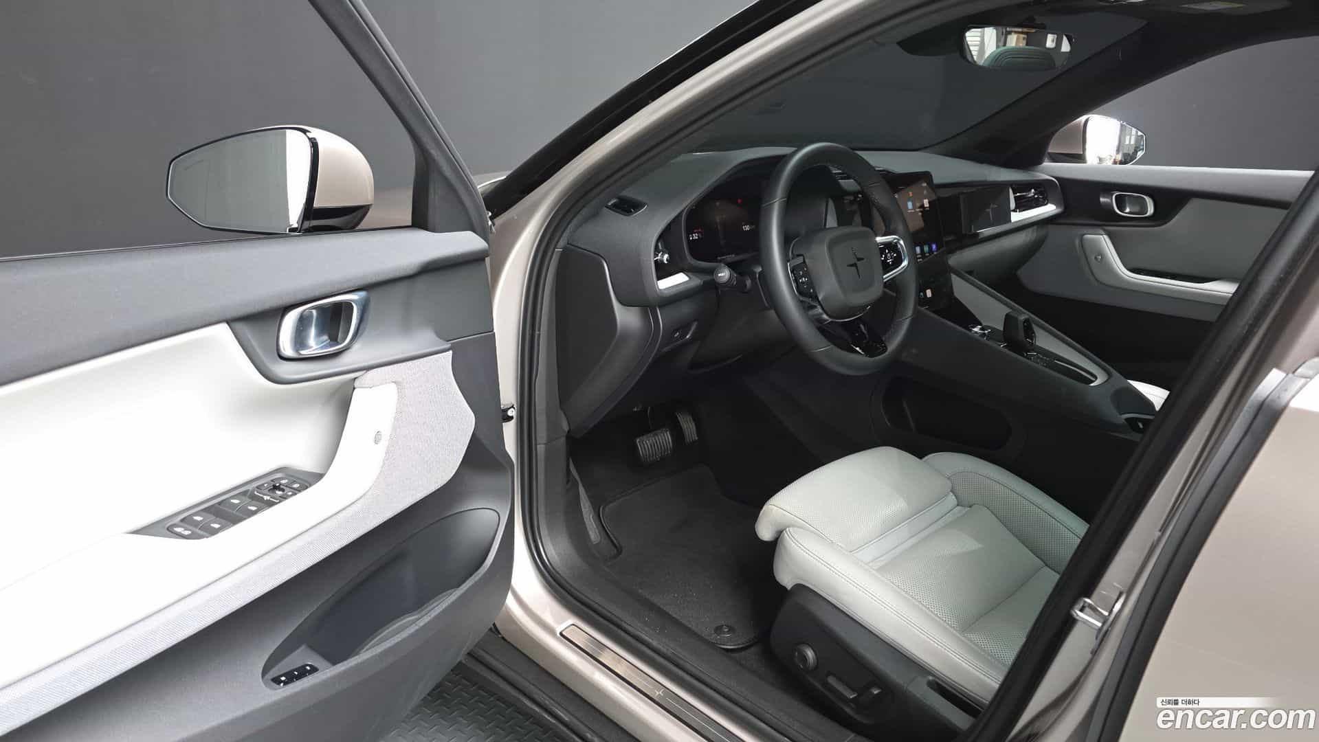 Polestar 2 Polestar 2022.8-INNER-010