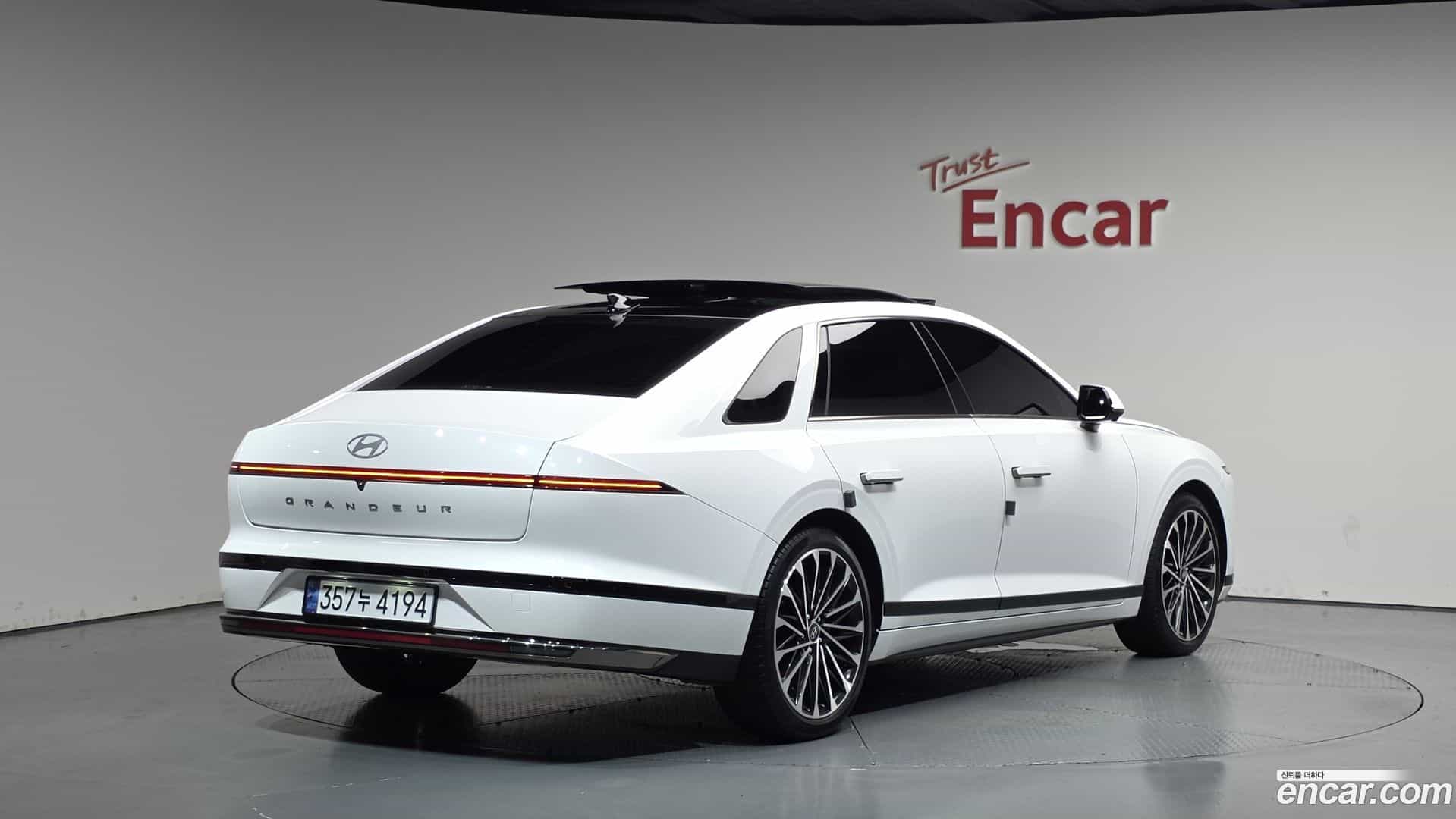 Grandeur Hyundai 2023.2-OUTER-002