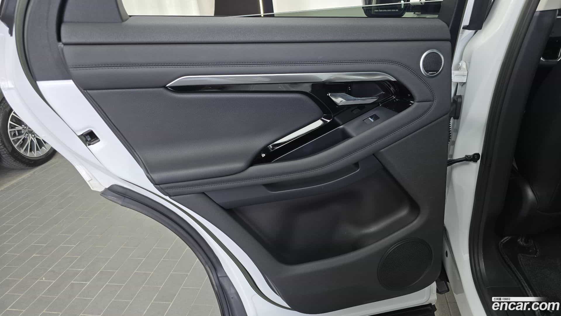 Range Rover Evoque Land Rover 2023.8-INNER-035