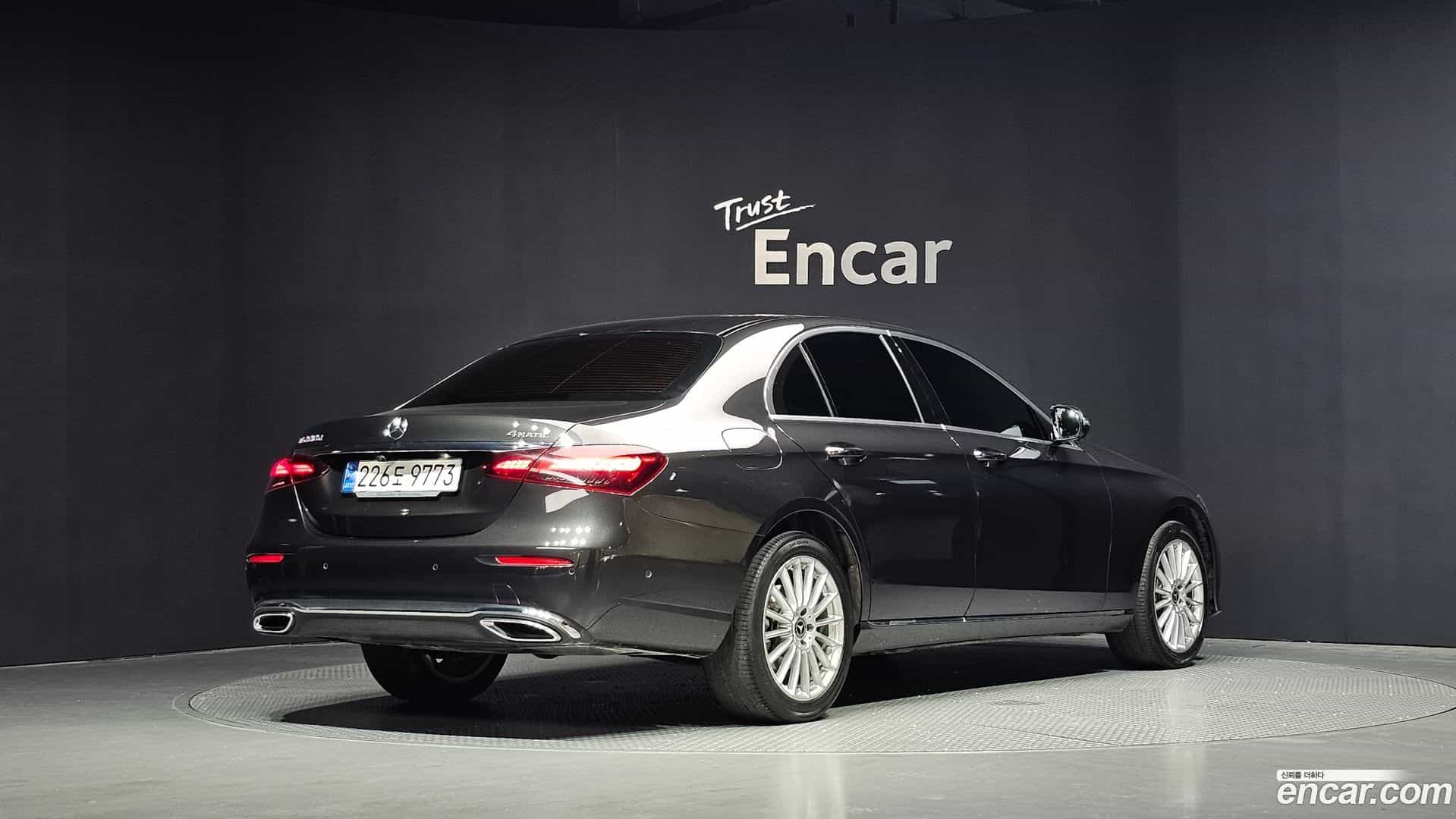 E-Class Mercedes-Benz 2023.4-OUTER-002