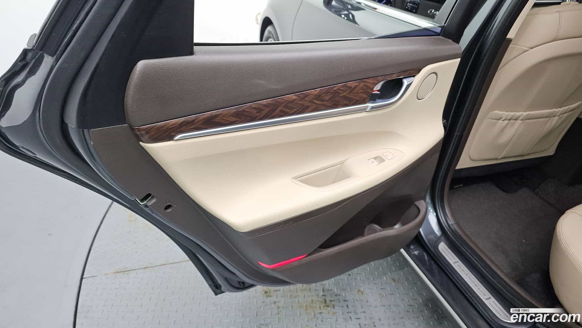 Grandeur Hyundai 2019.3-INNER-035