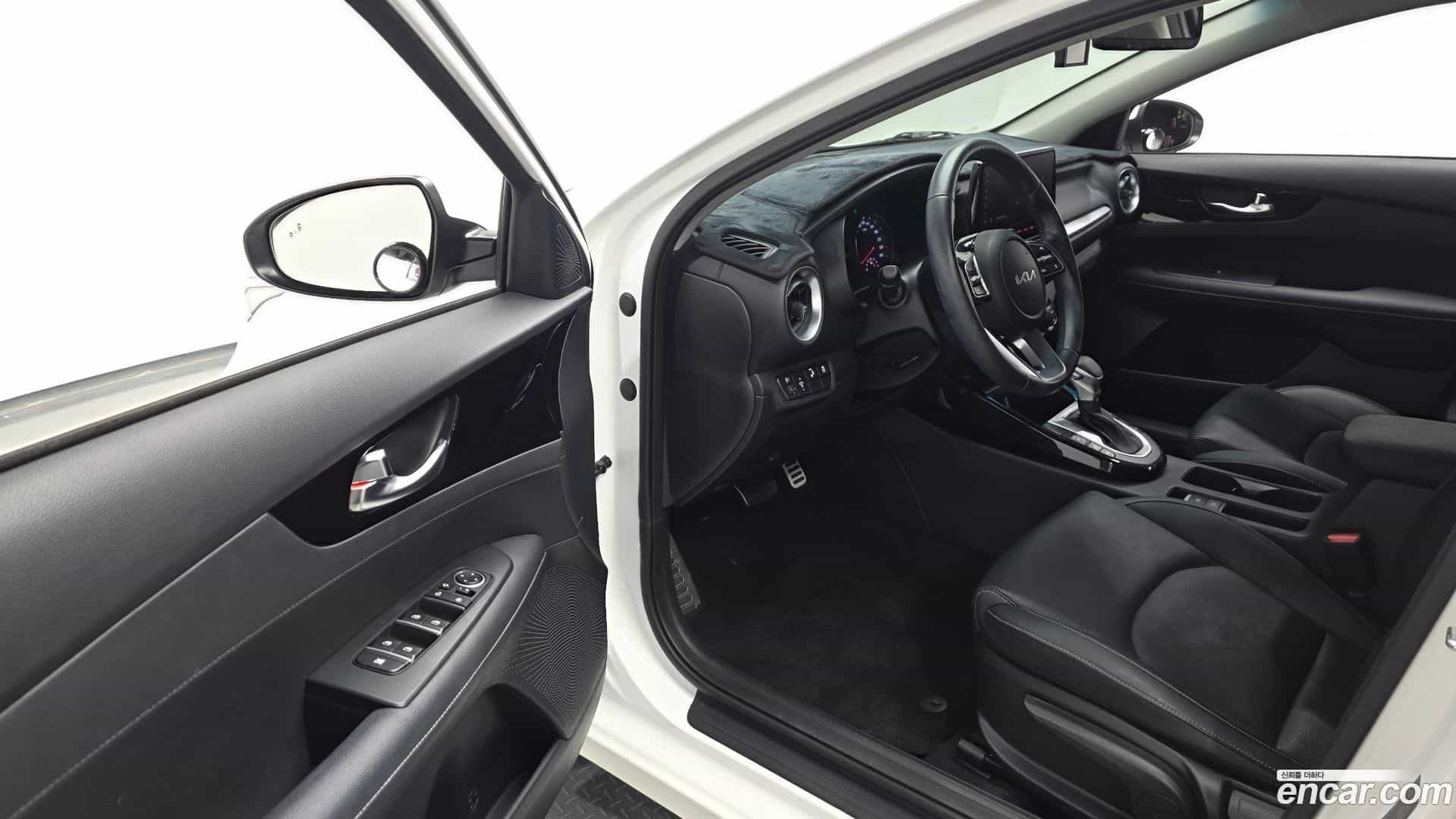 K3 Kia 2023.2-INNER-010