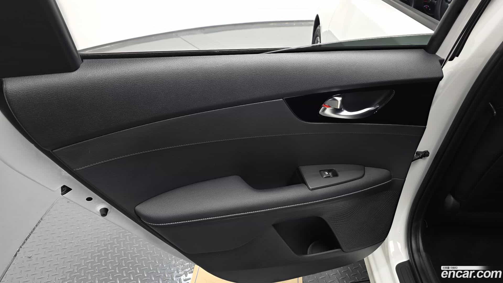 K3 Kia 2023.2-INNER-035