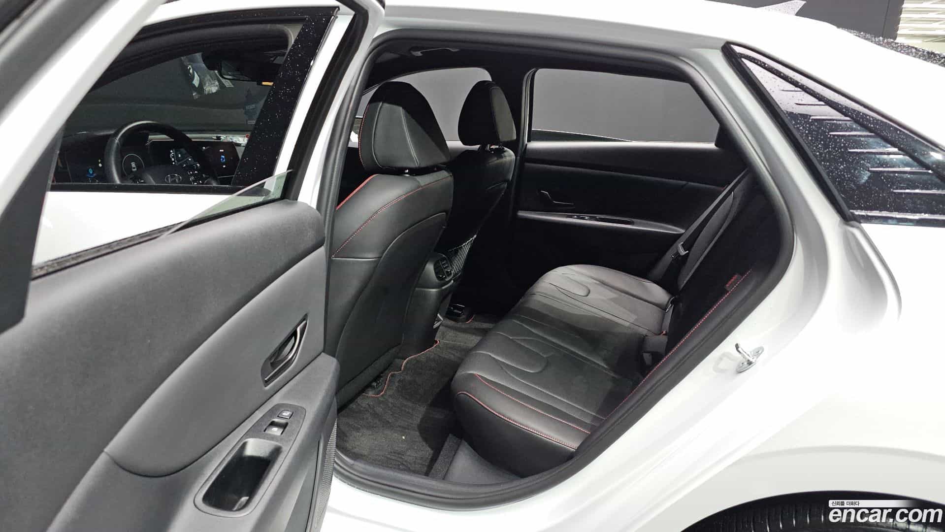 AVANTE Hyundai 2023.9-OPTION-023