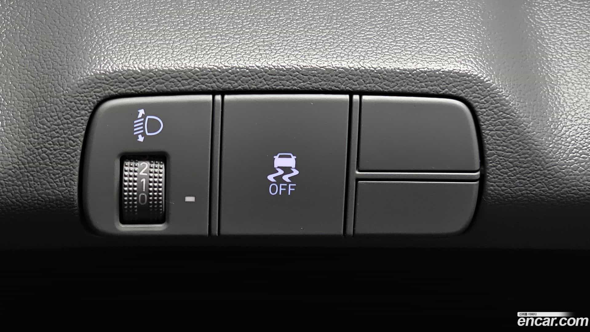 AVANTE Hyundai 2024.8-OPTION-020