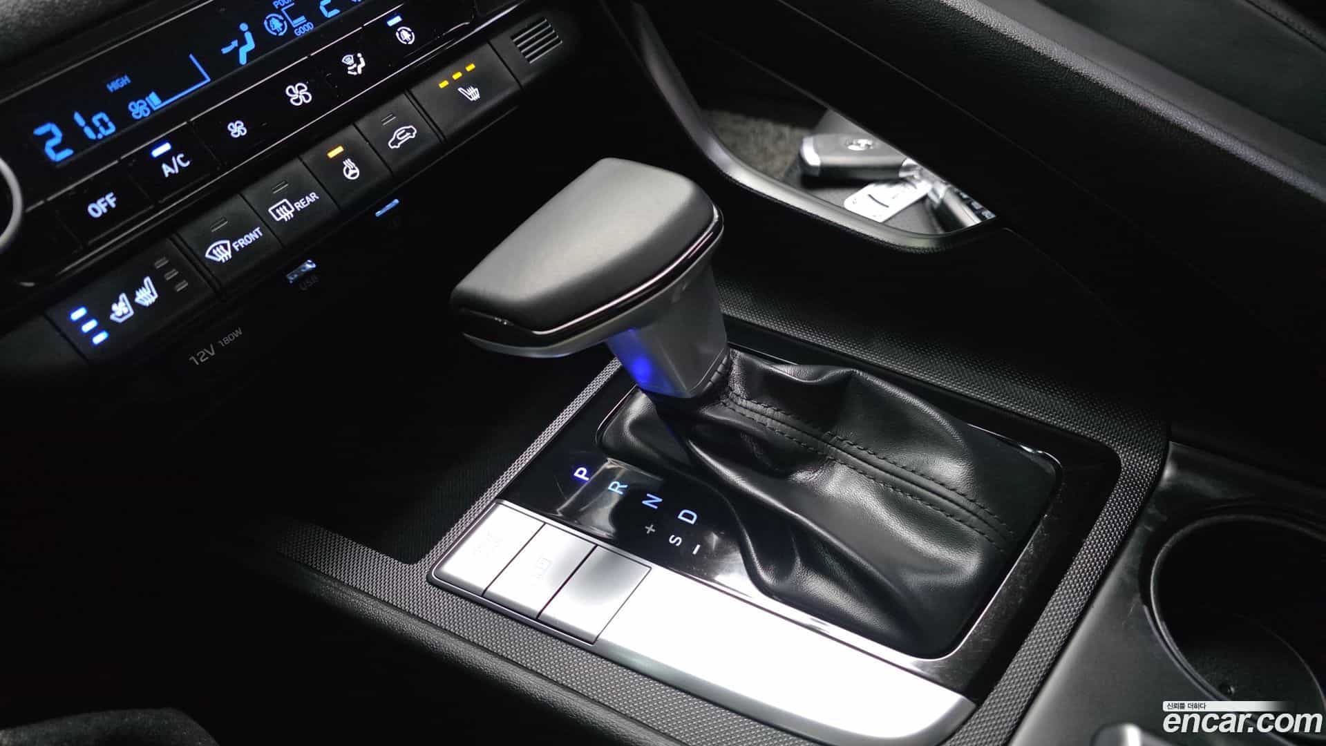 AVANTE Hyundai 2020.5-INNER-009