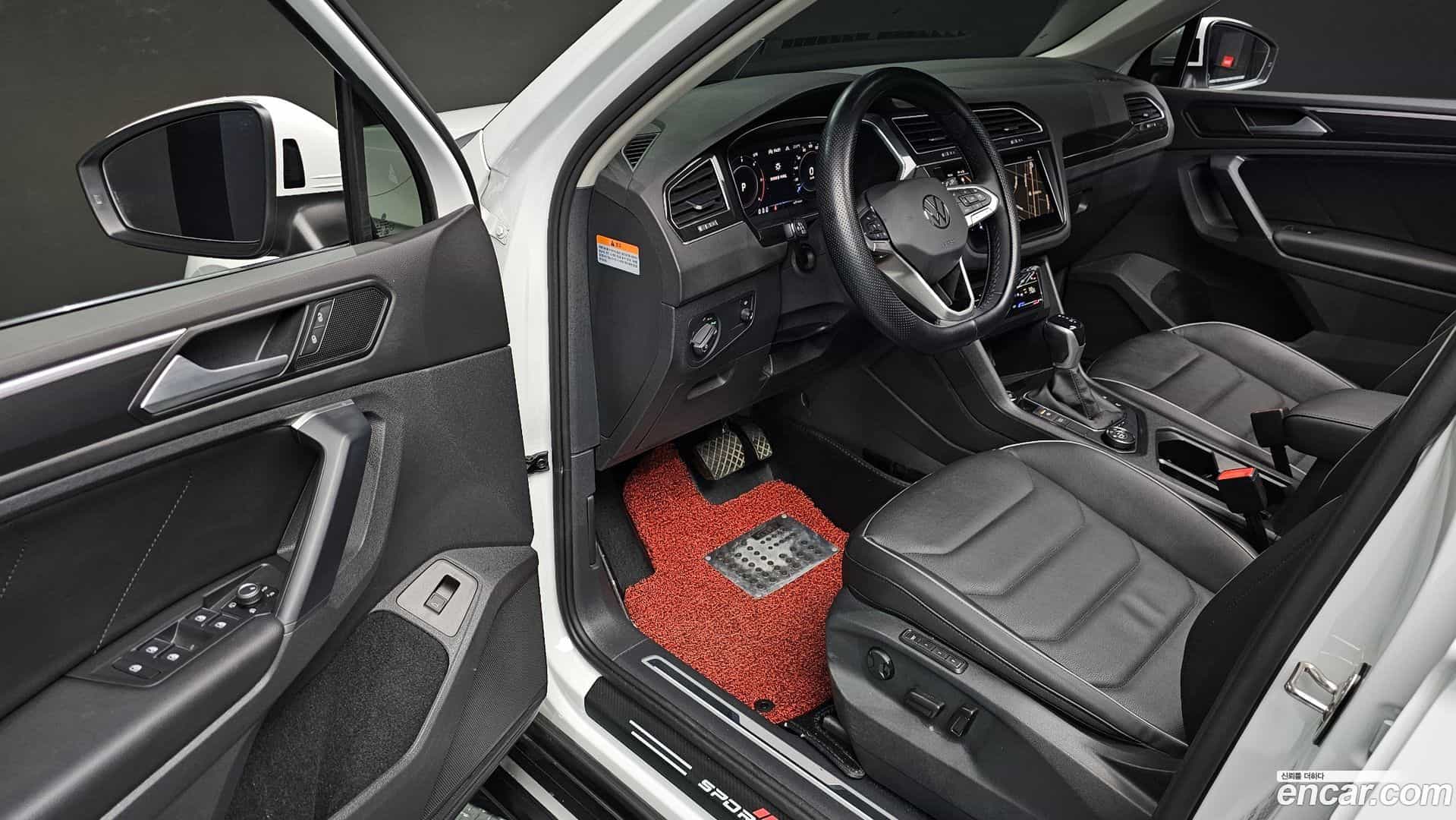 Tiguan Volkswagen 2023.1-INNER-010