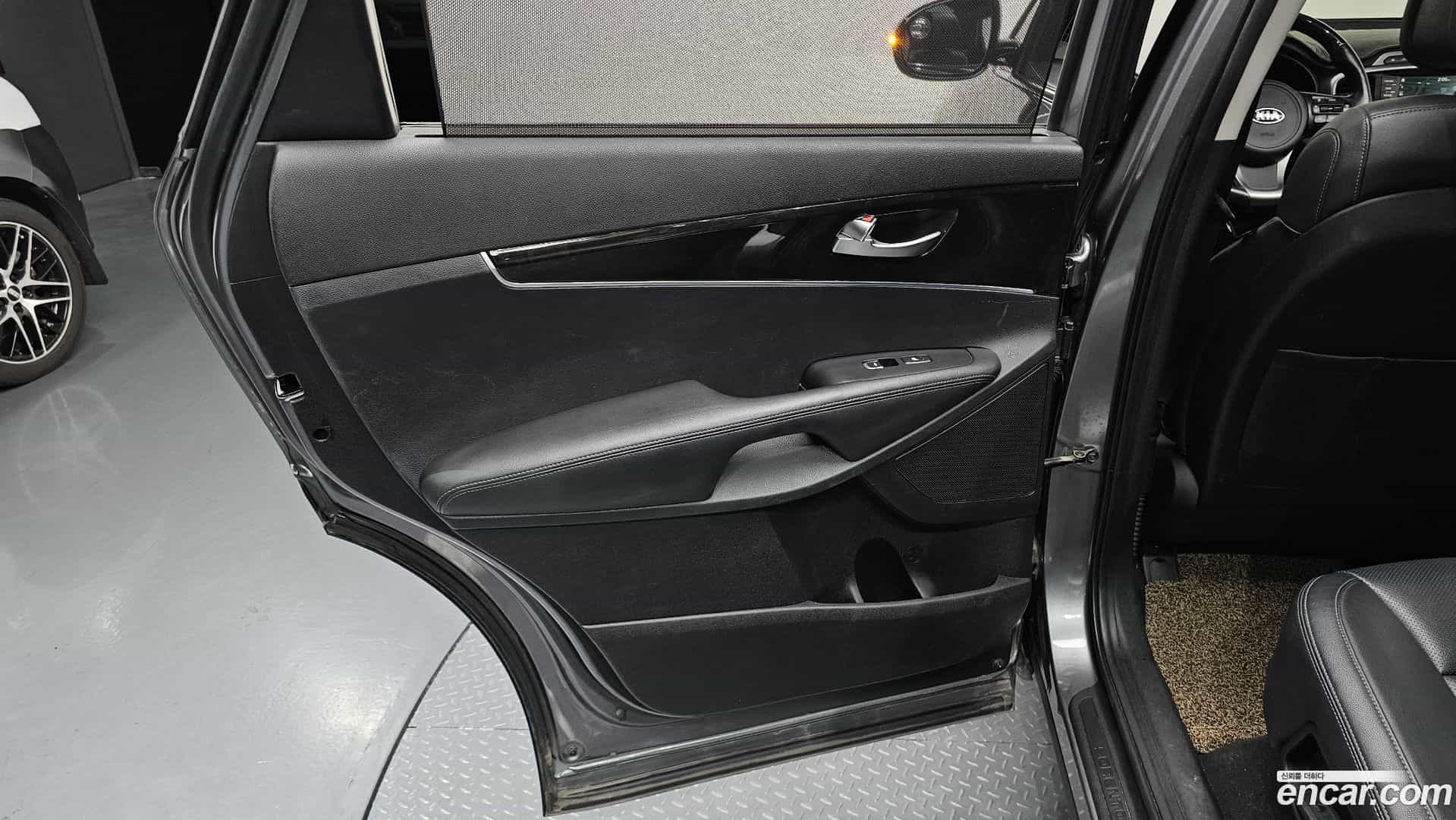 Sorento Kia 2015.1-INNER-035