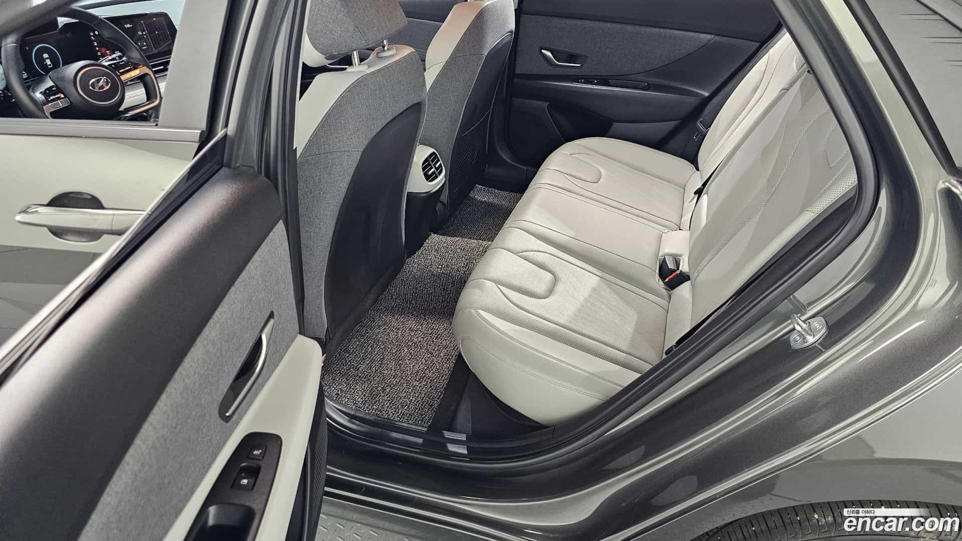 AVANTE Hyundai 2022.11-OPTION-015
