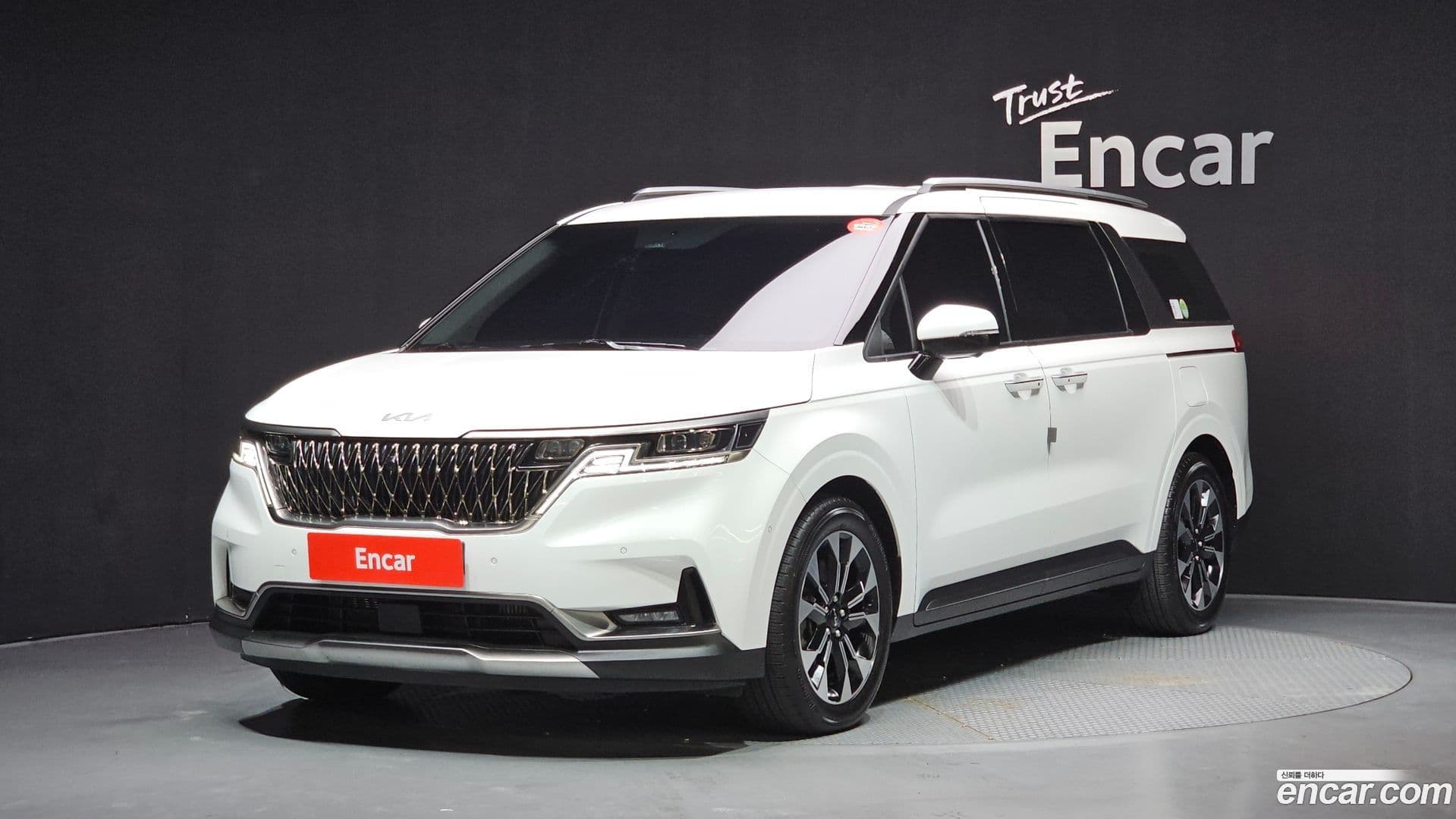 Main__Slider__Photo:Canival Kia 2022.7-0