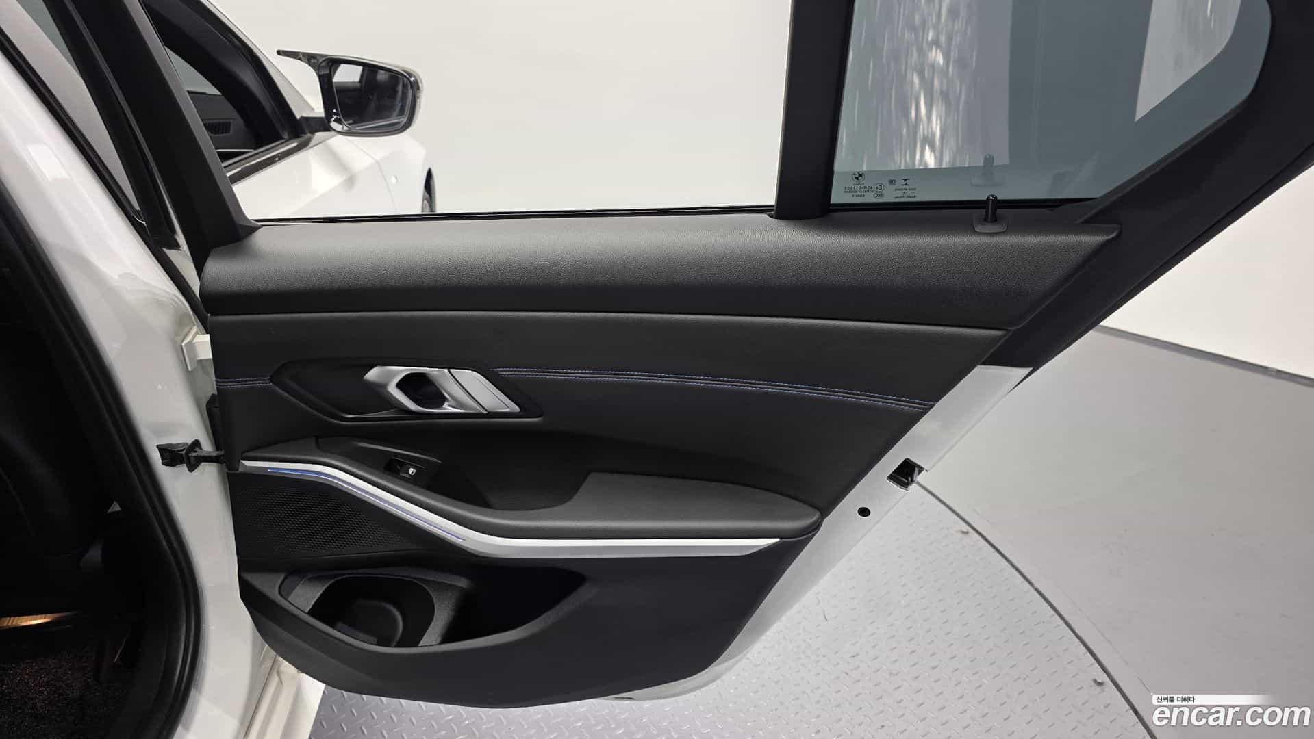 3-Series BMW 2019.11-INNER-035