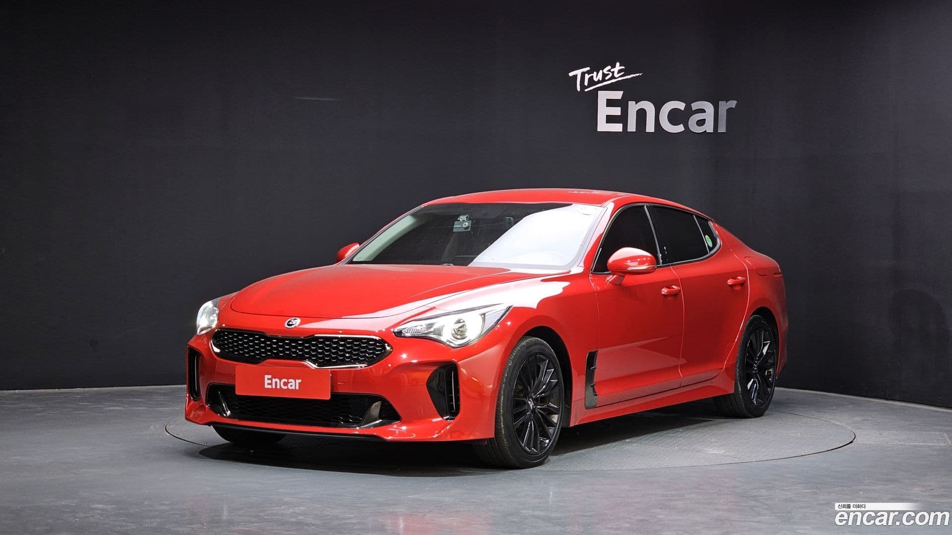 Main__Slider__Photo:Stinger Kia 2018.3-0