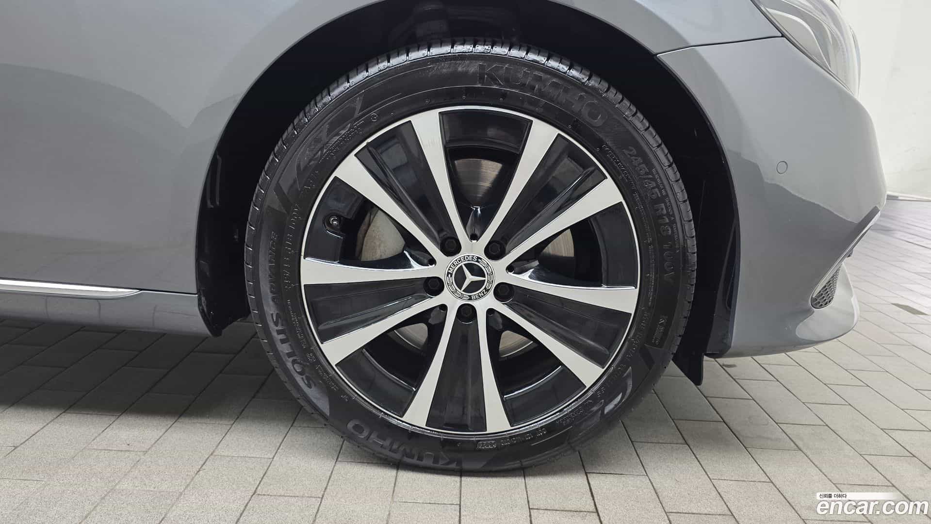 E-Class Mercedes-Benz 2019.10-OUTER-031