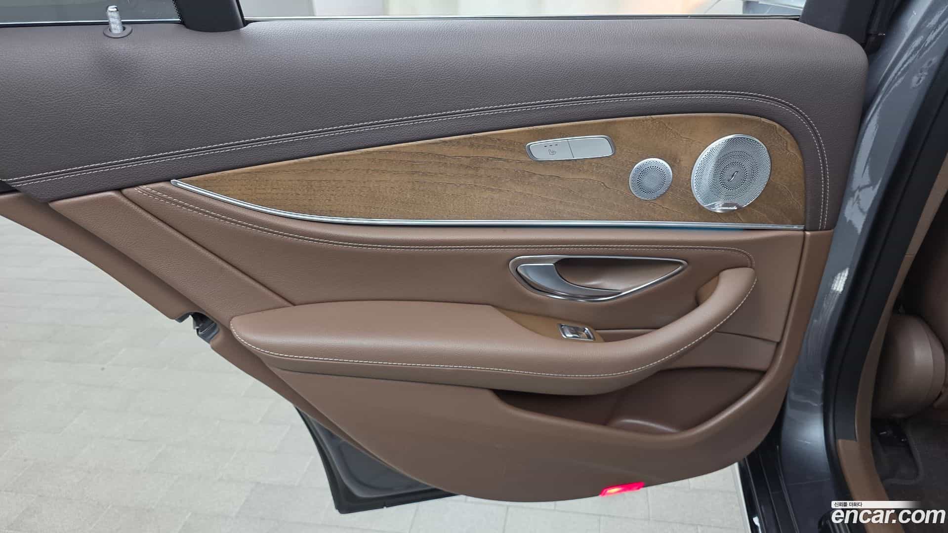 E-Class Mercedes-Benz 2019.10-INNER-035