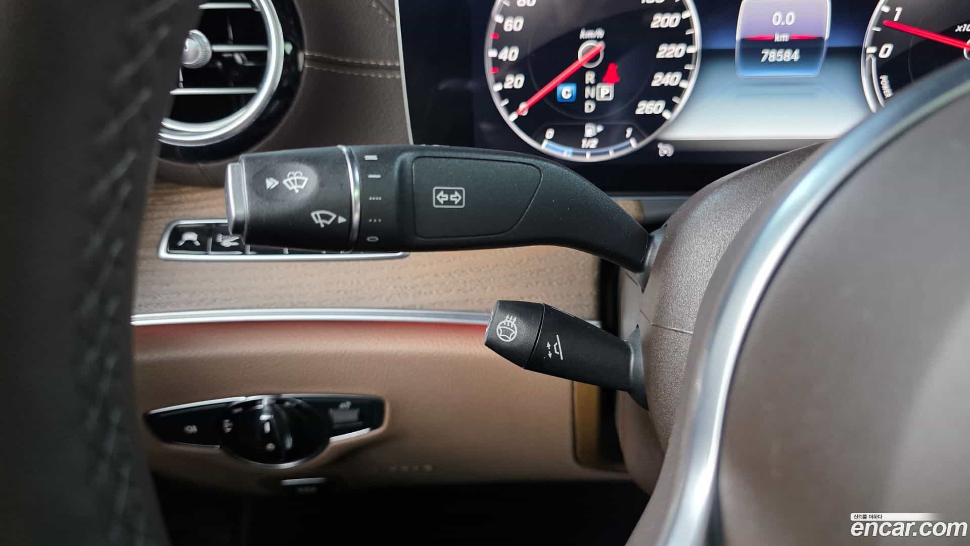 E-Class Mercedes-Benz 2019.10-OPTION-040
