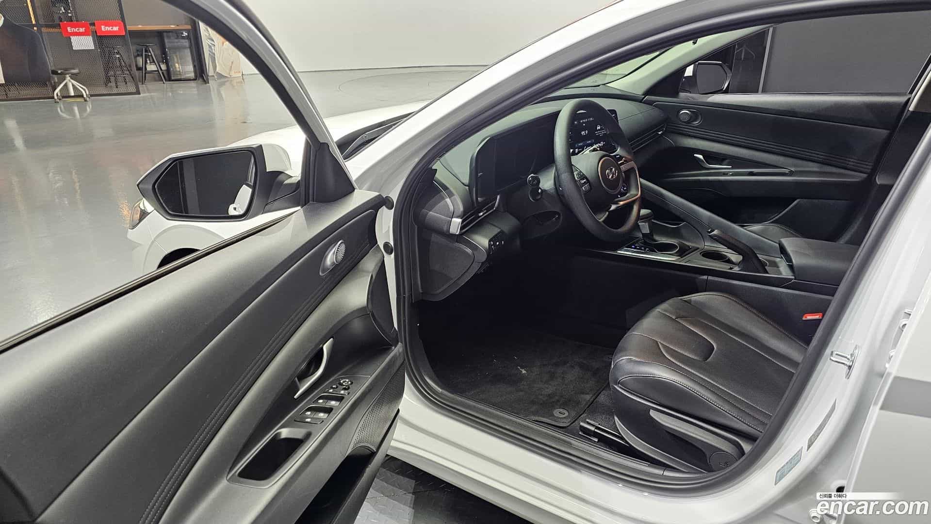 AVANTE Hyundai 2023.2-INNER-010