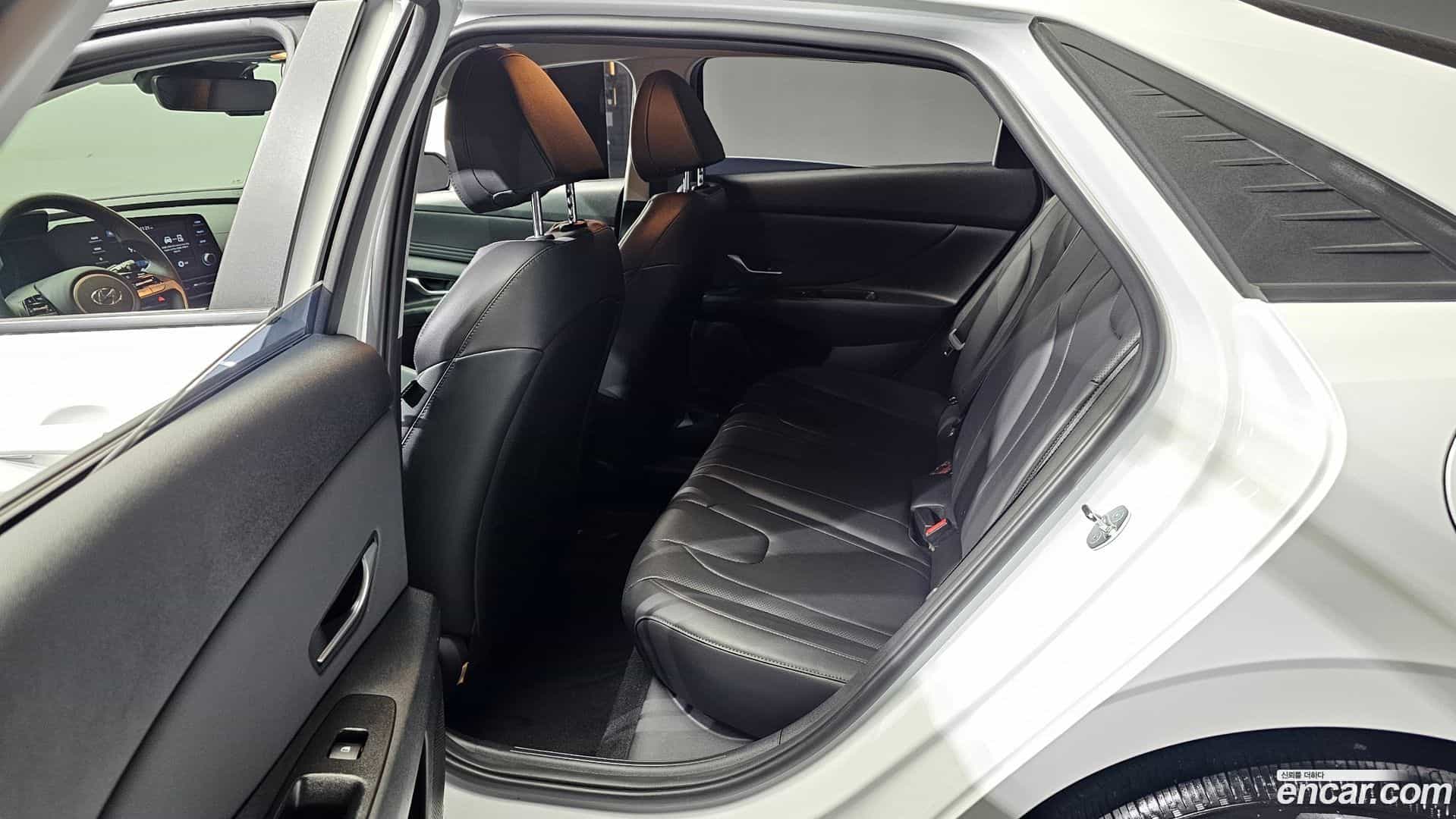 AVANTE Hyundai 2023.2-OPTION-015