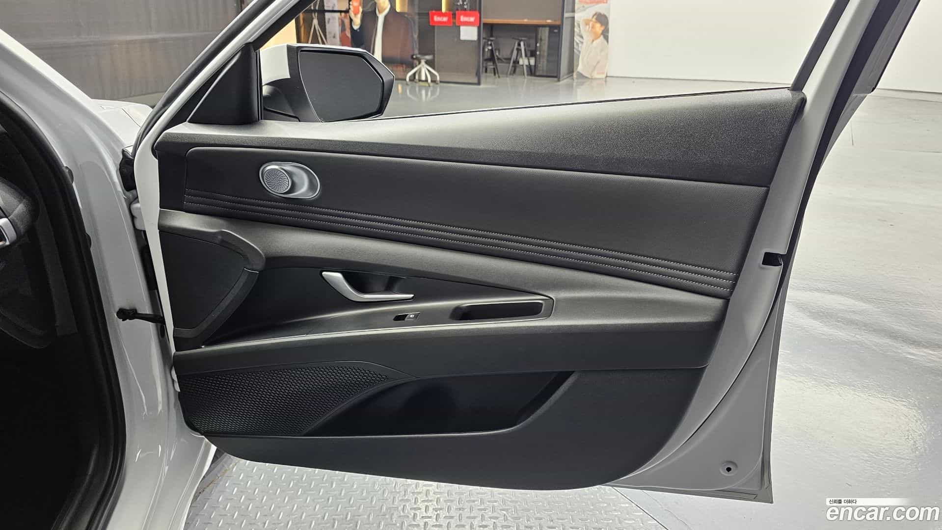 AVANTE Hyundai 2023.2-INNER-035