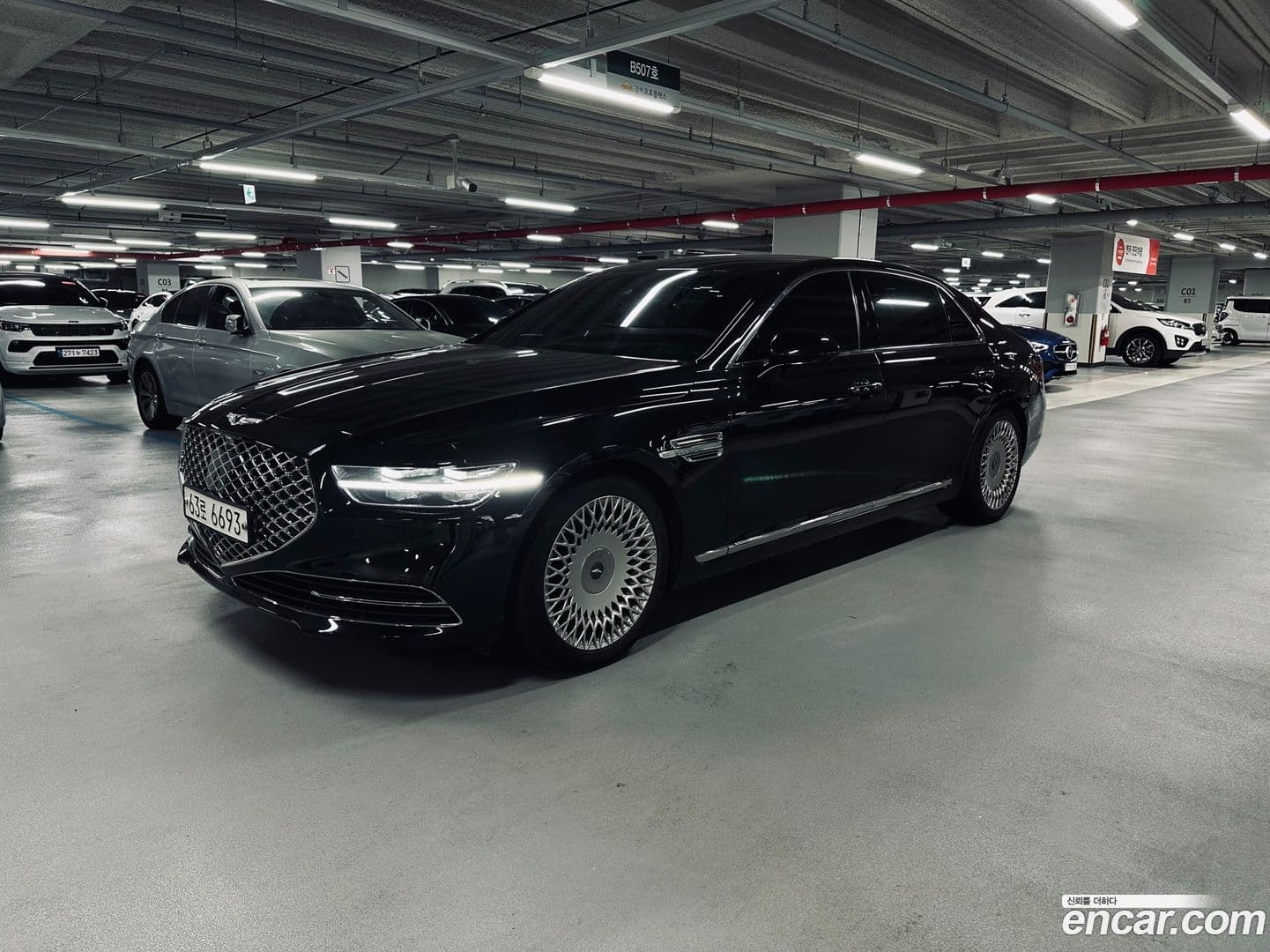 Main__Slider__Photo:G90 Genesis 2019.3-0