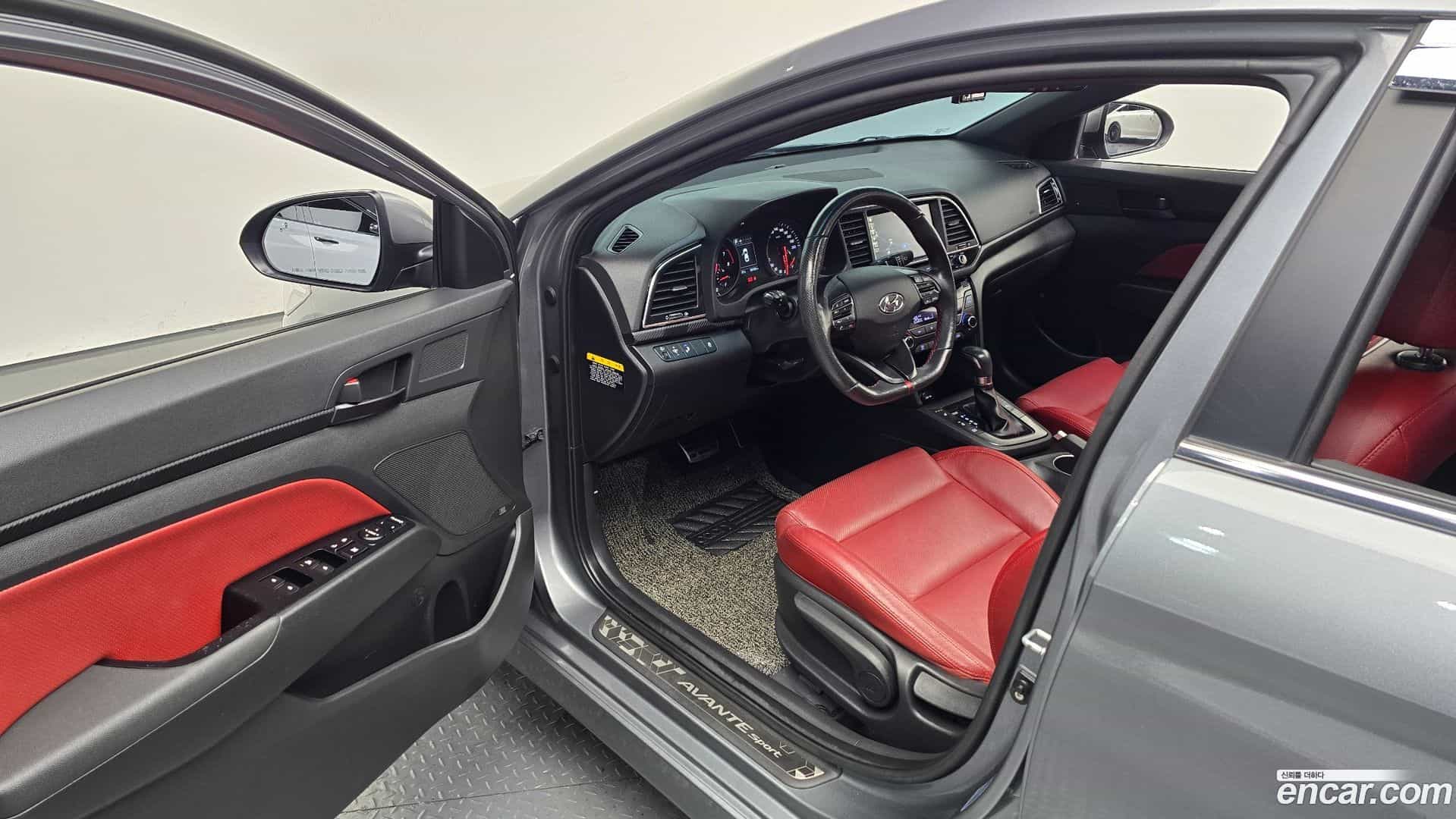 AVANTE Hyundai 2017.7-OPTION-015