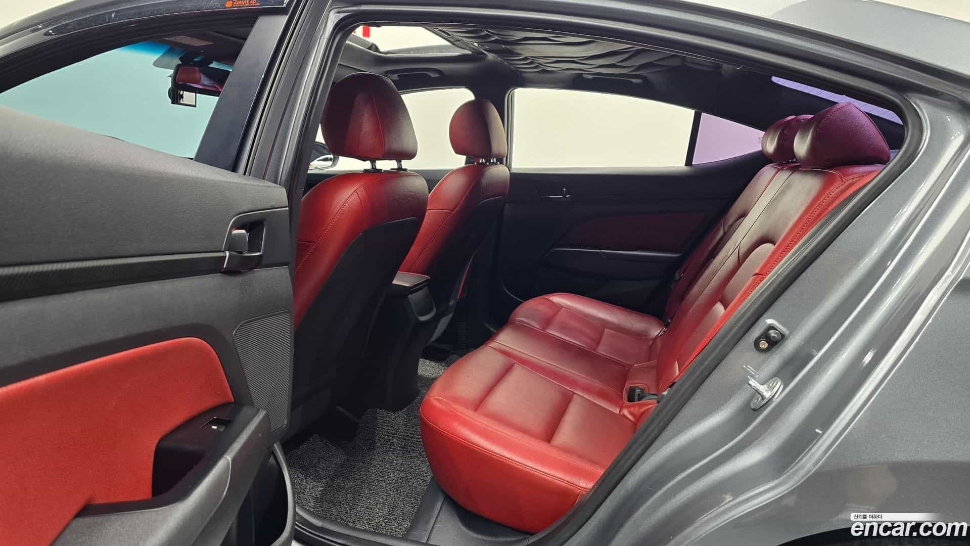 AVANTE Hyundai 2017.7-OPTION-016