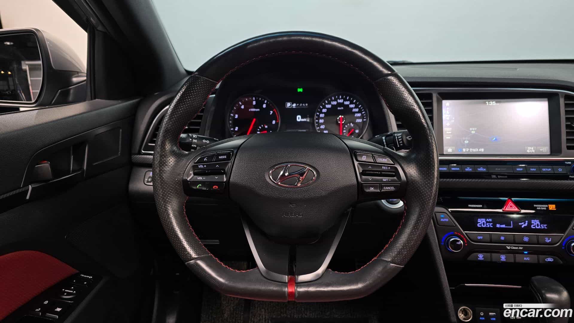 AVANTE Hyundai 2017.7-OPTION-017