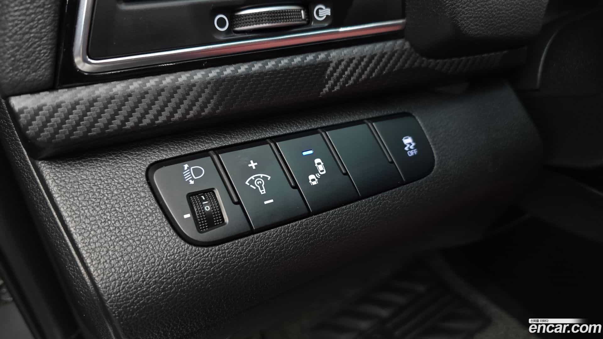 AVANTE Hyundai 2017.7-OPTION-018