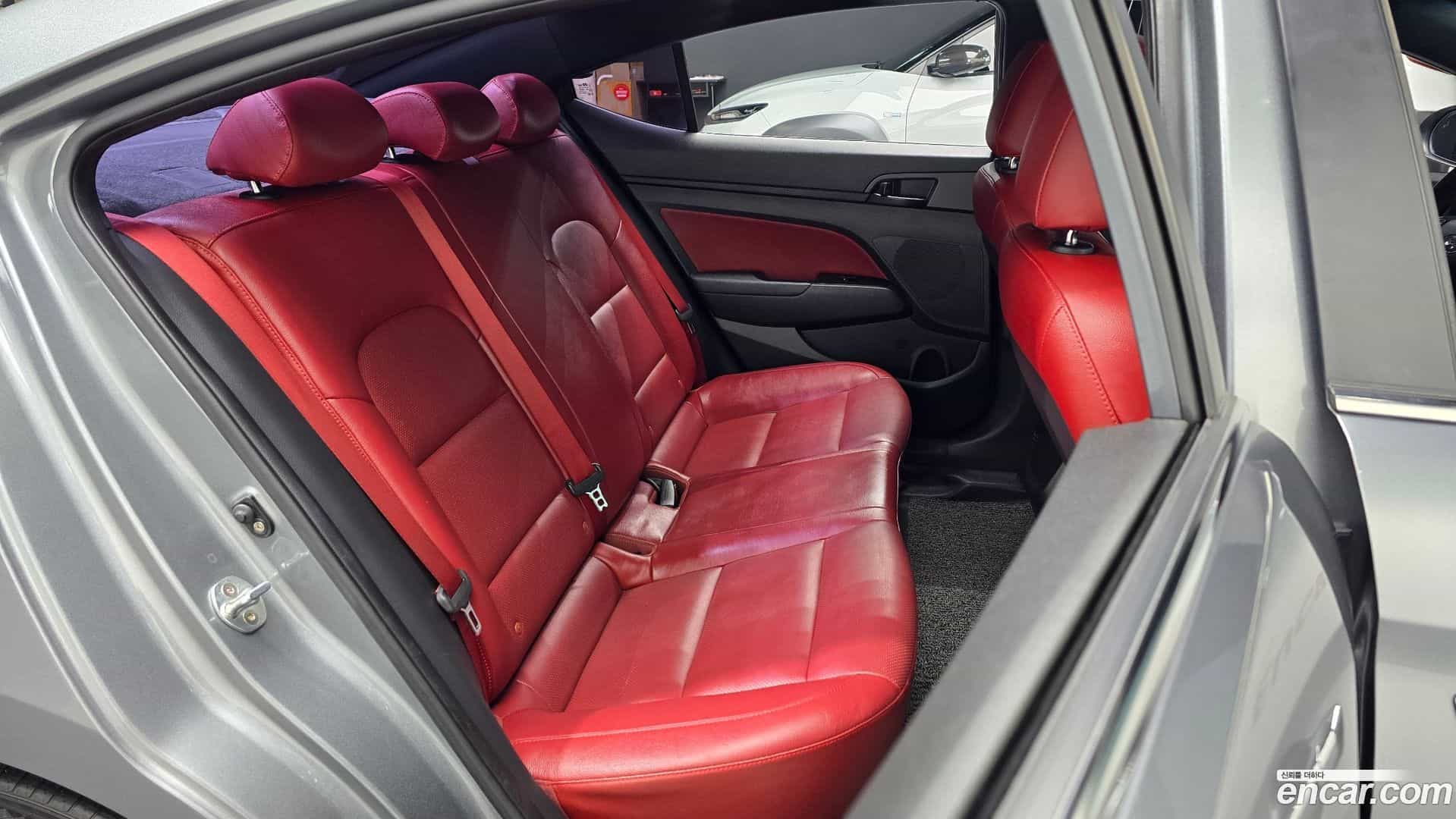 AVANTE Hyundai 2017.7-INNER-036
