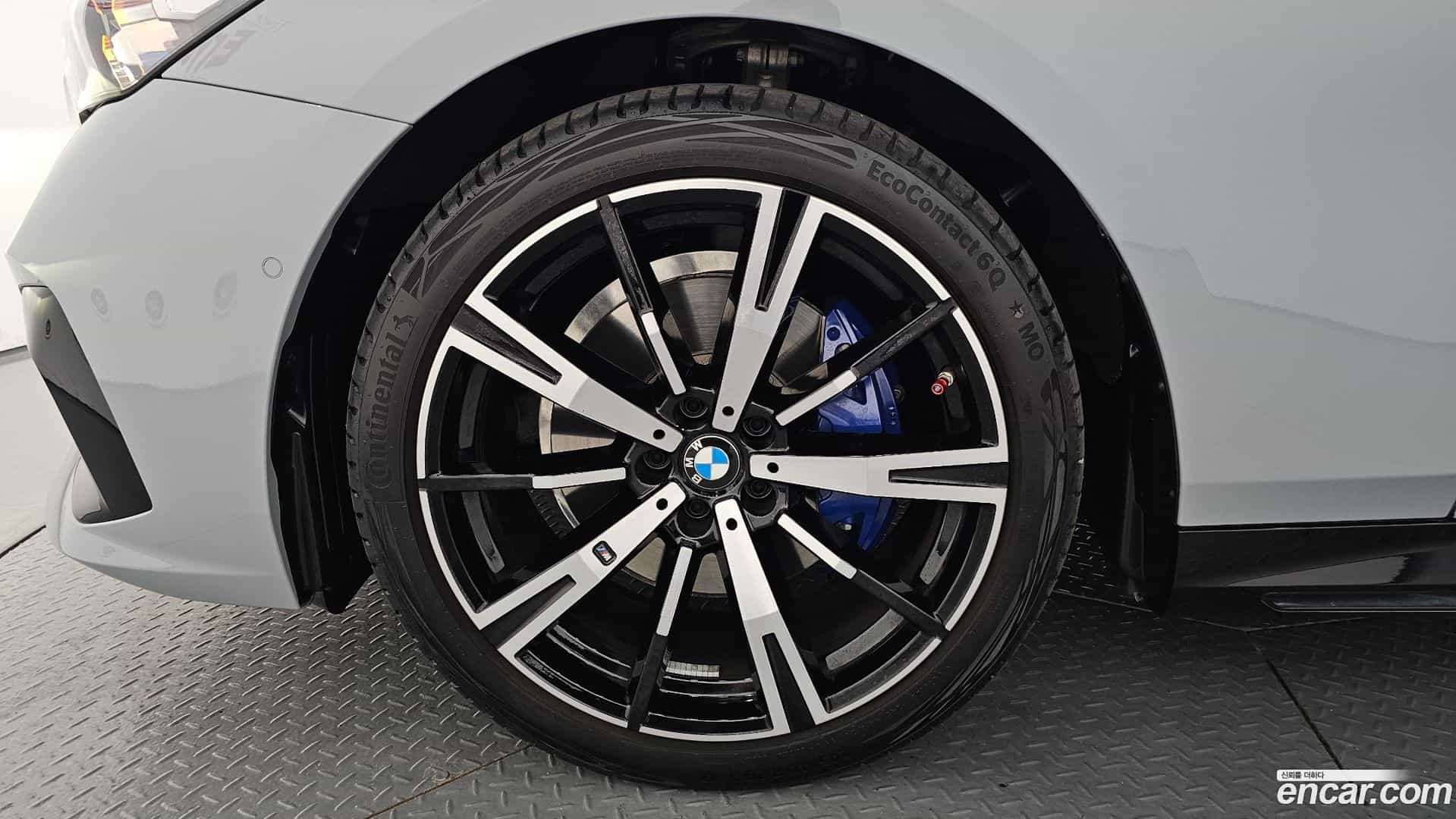 5-Series BMW 2025.7-OUTER-005