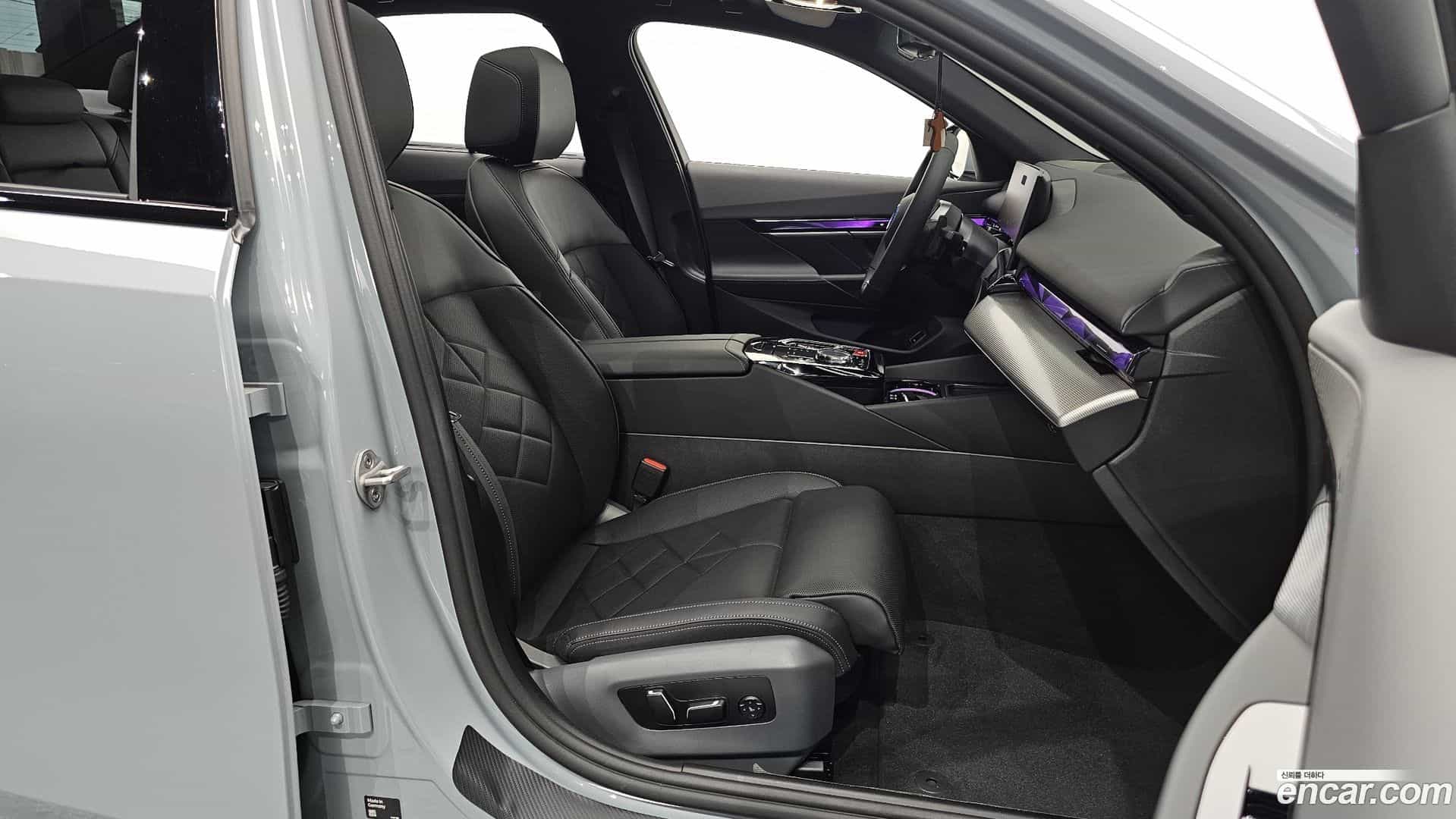 5-Series BMW 2025.7-INNER-010