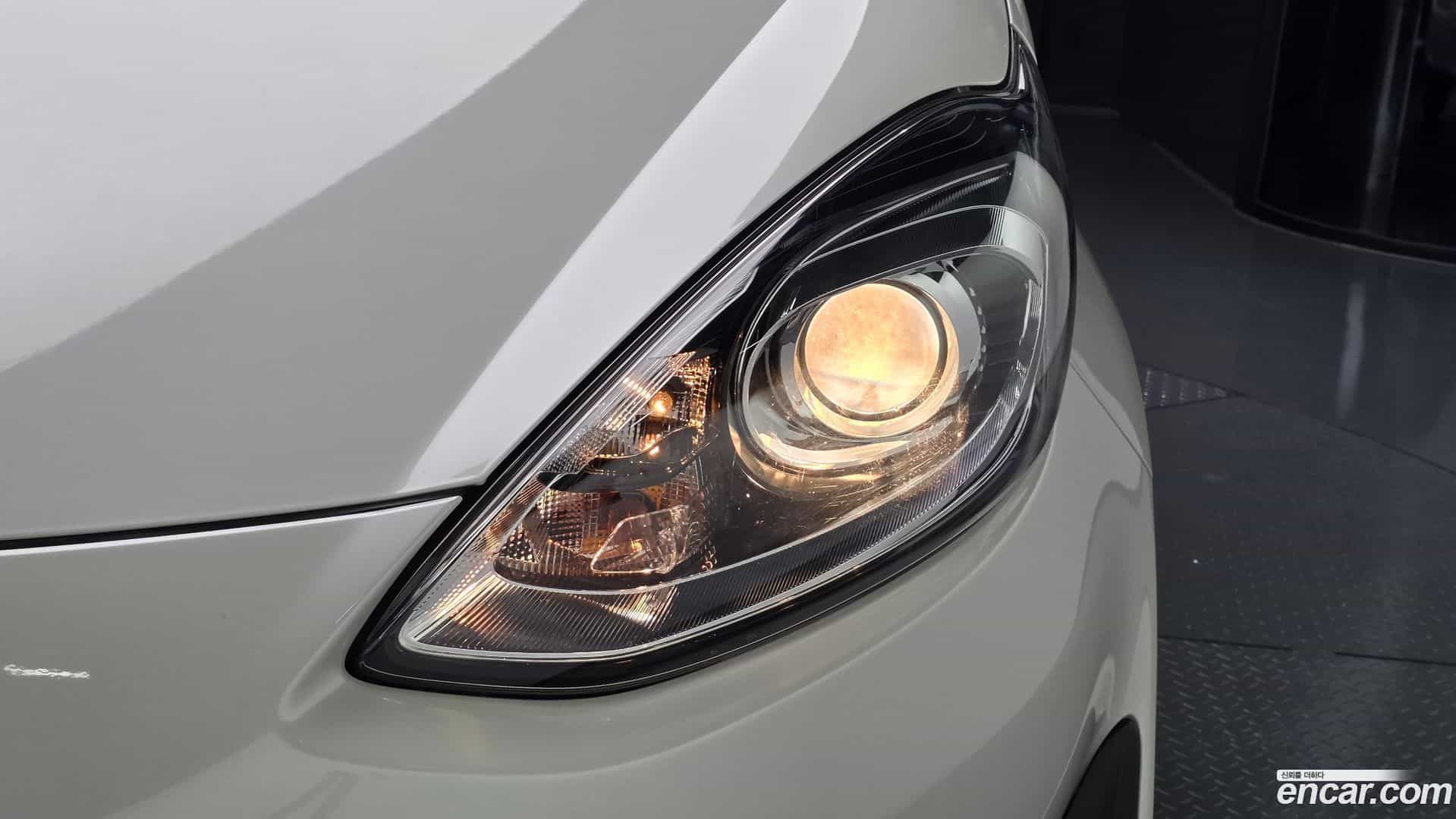 Prius Toyota 2019.11-OUTER-032