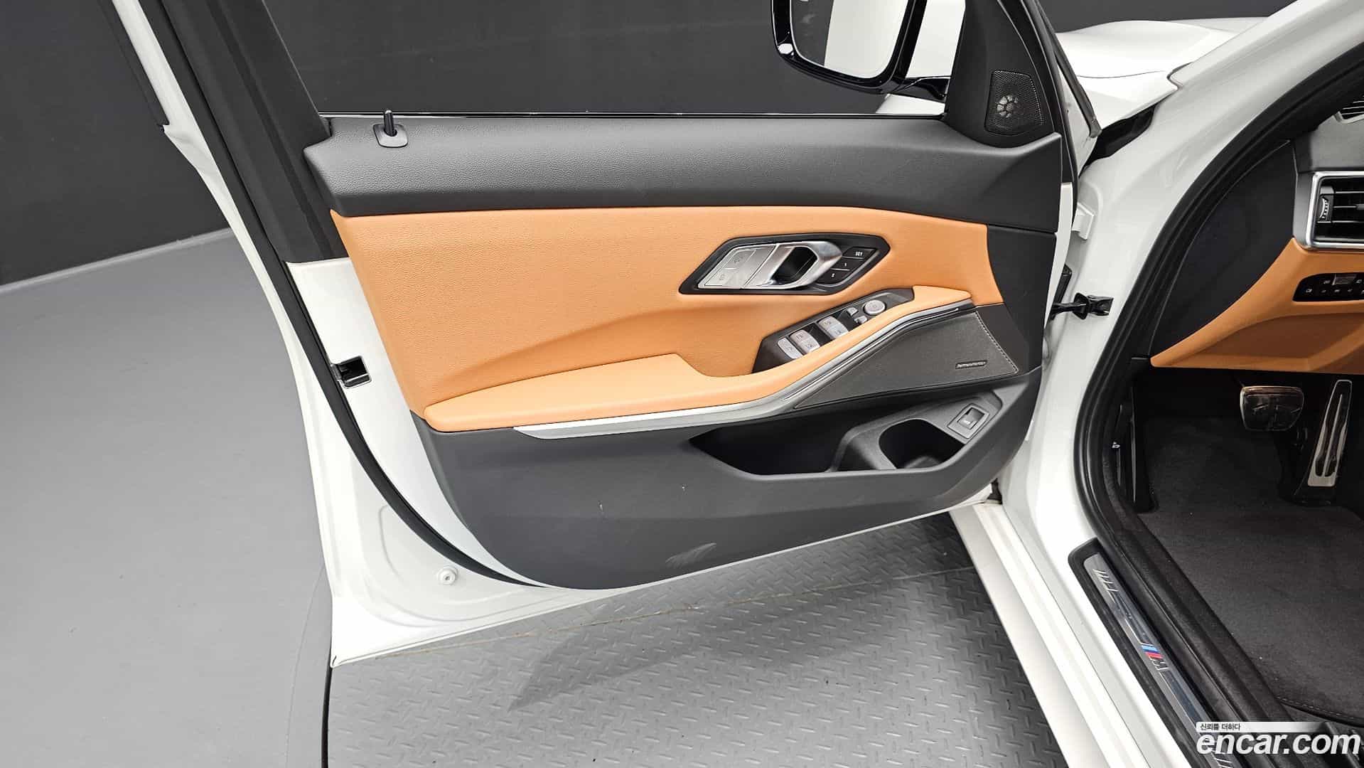 3-Series BMW 2024.9-INNER-034