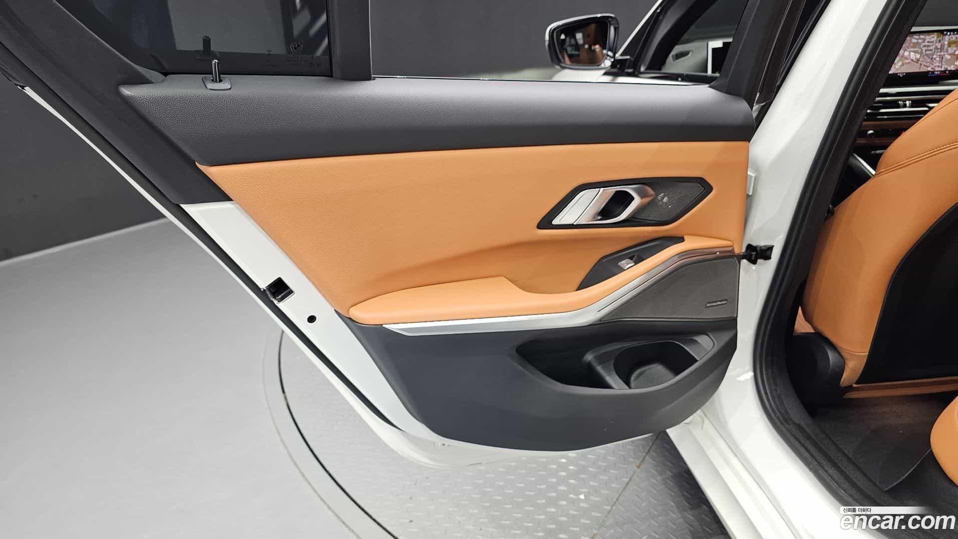 3-Series BMW 2024.9-INNER-035