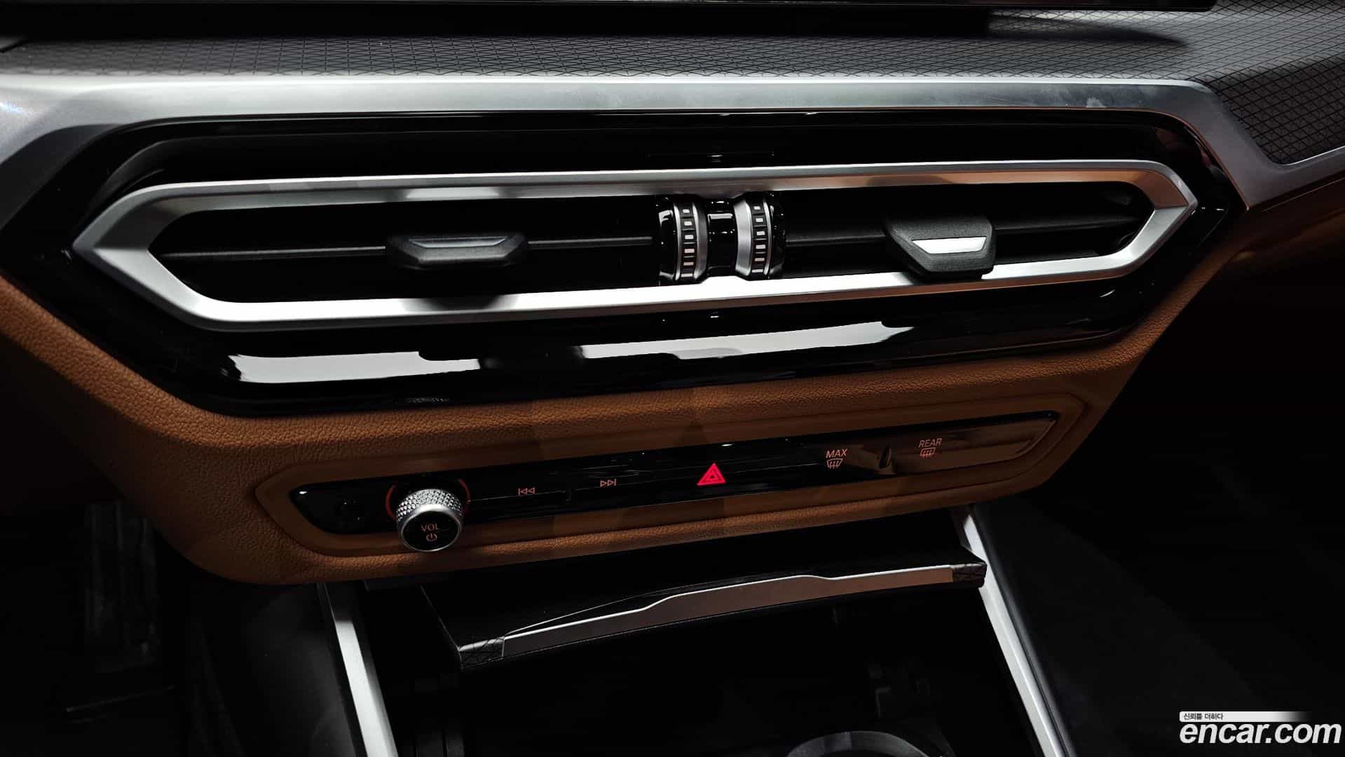 3-Series BMW 2024.9-OPTION-044