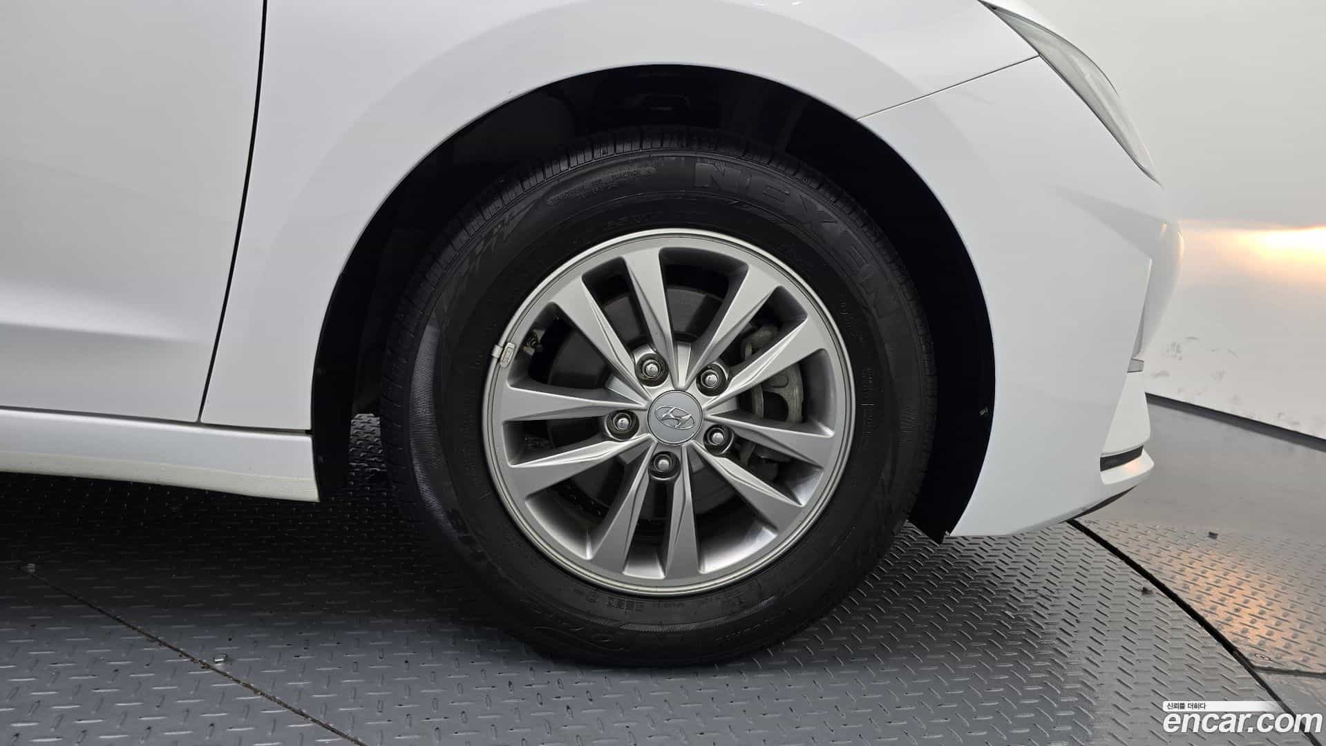 AVANTE Hyundai 2019.10-OUTER-031
