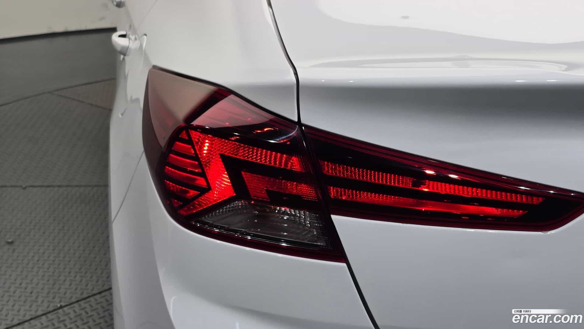 AVANTE Hyundai 2019.10-OUTER-033