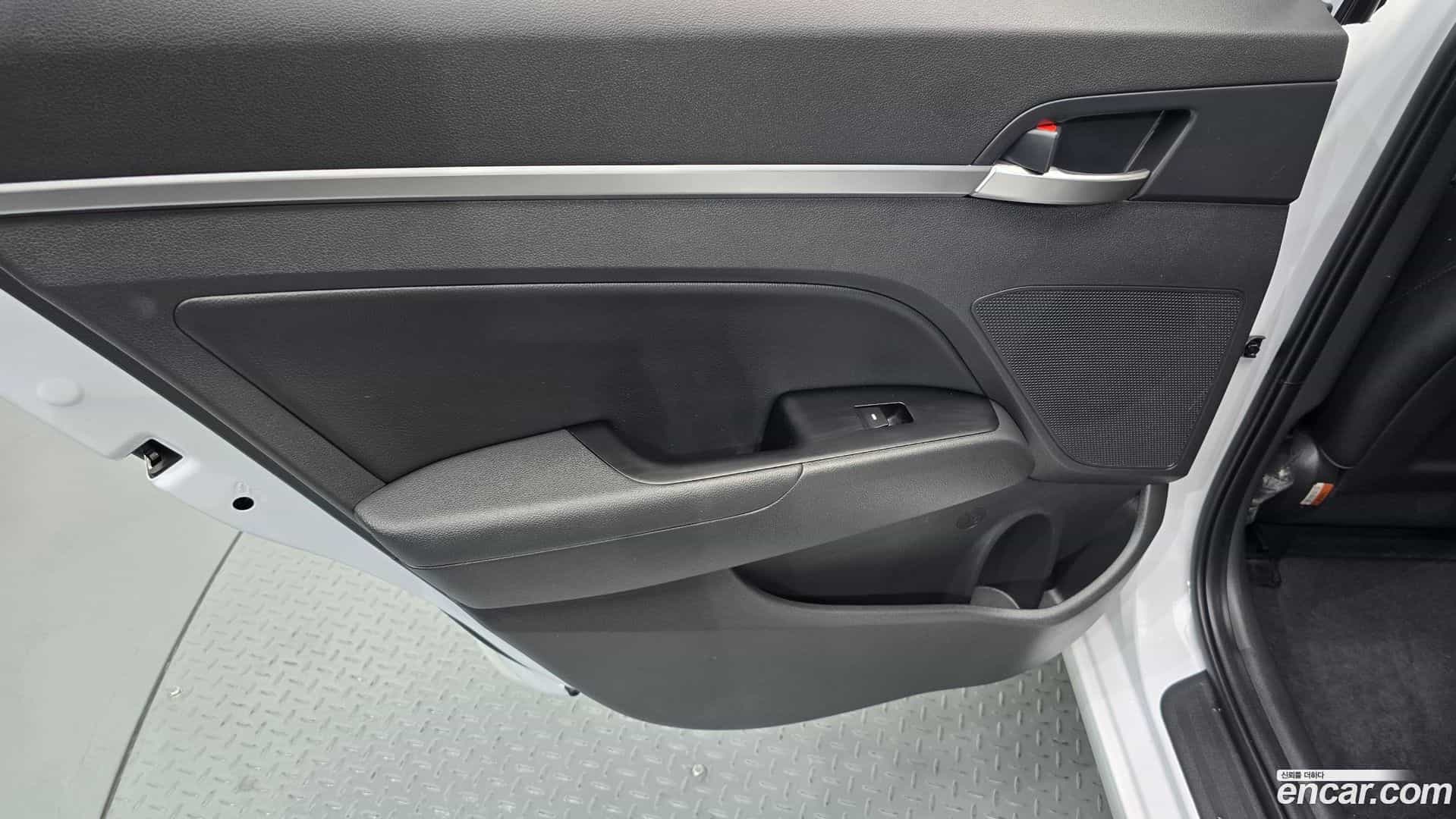 AVANTE Hyundai 2019.10-INNER-035