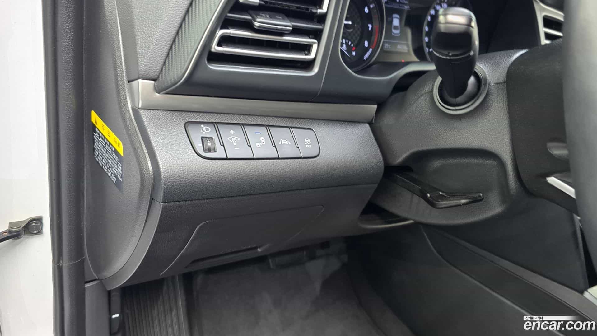 AVANTE Hyundai 2019.10-OPTION-040