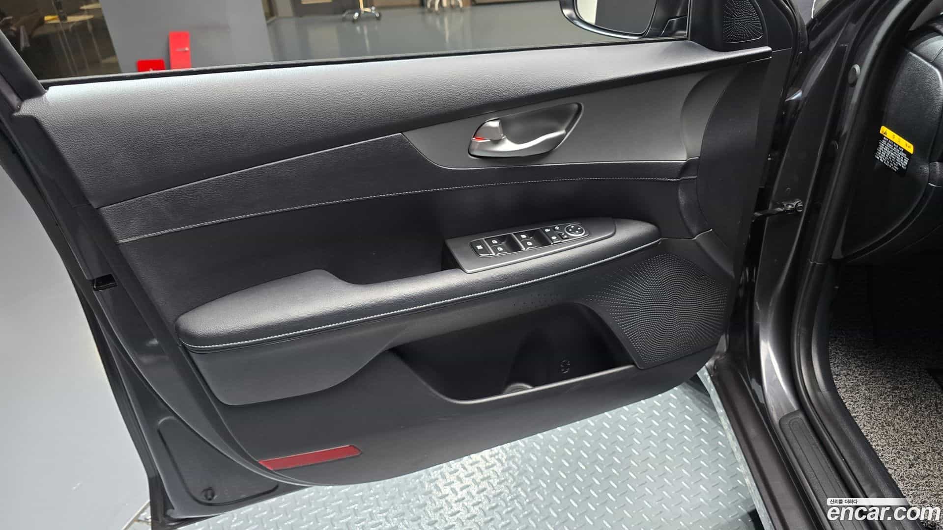 K3 Kia 2020.0-INNER-034