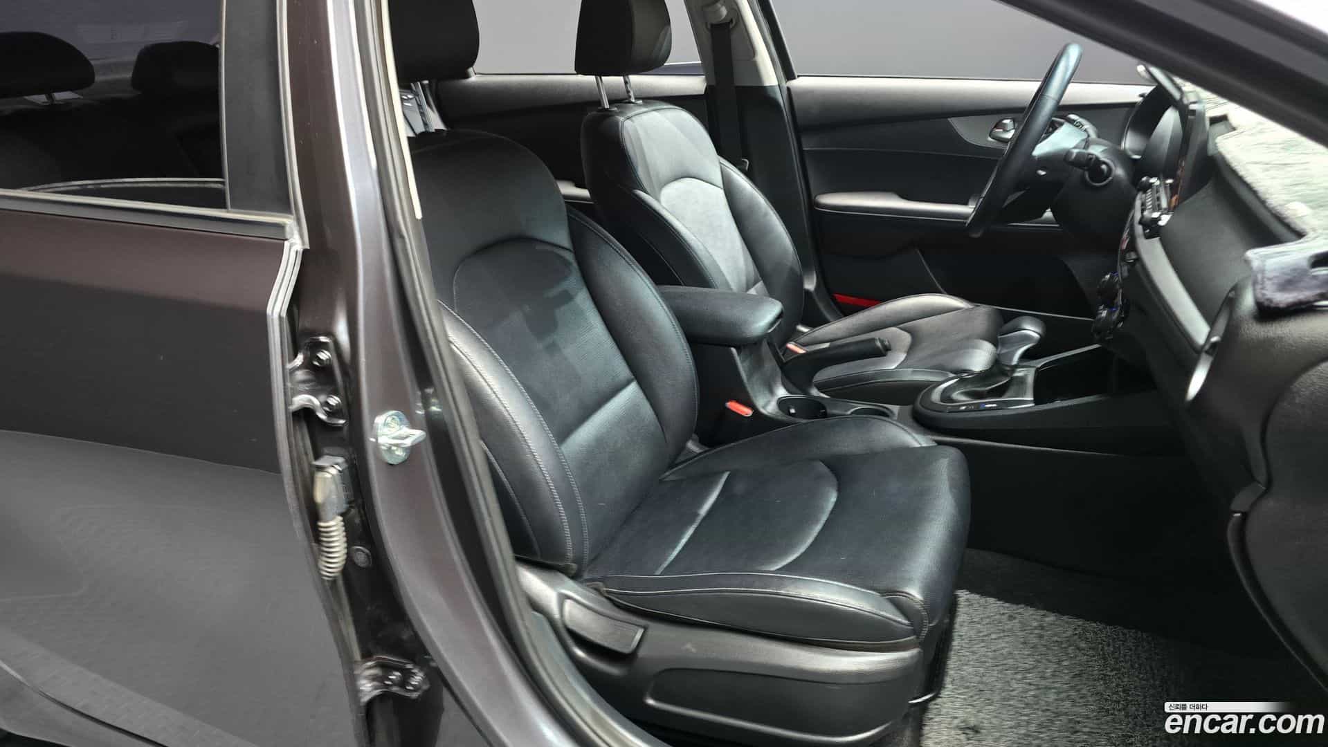 K3 Kia 2020.0-INNER-036