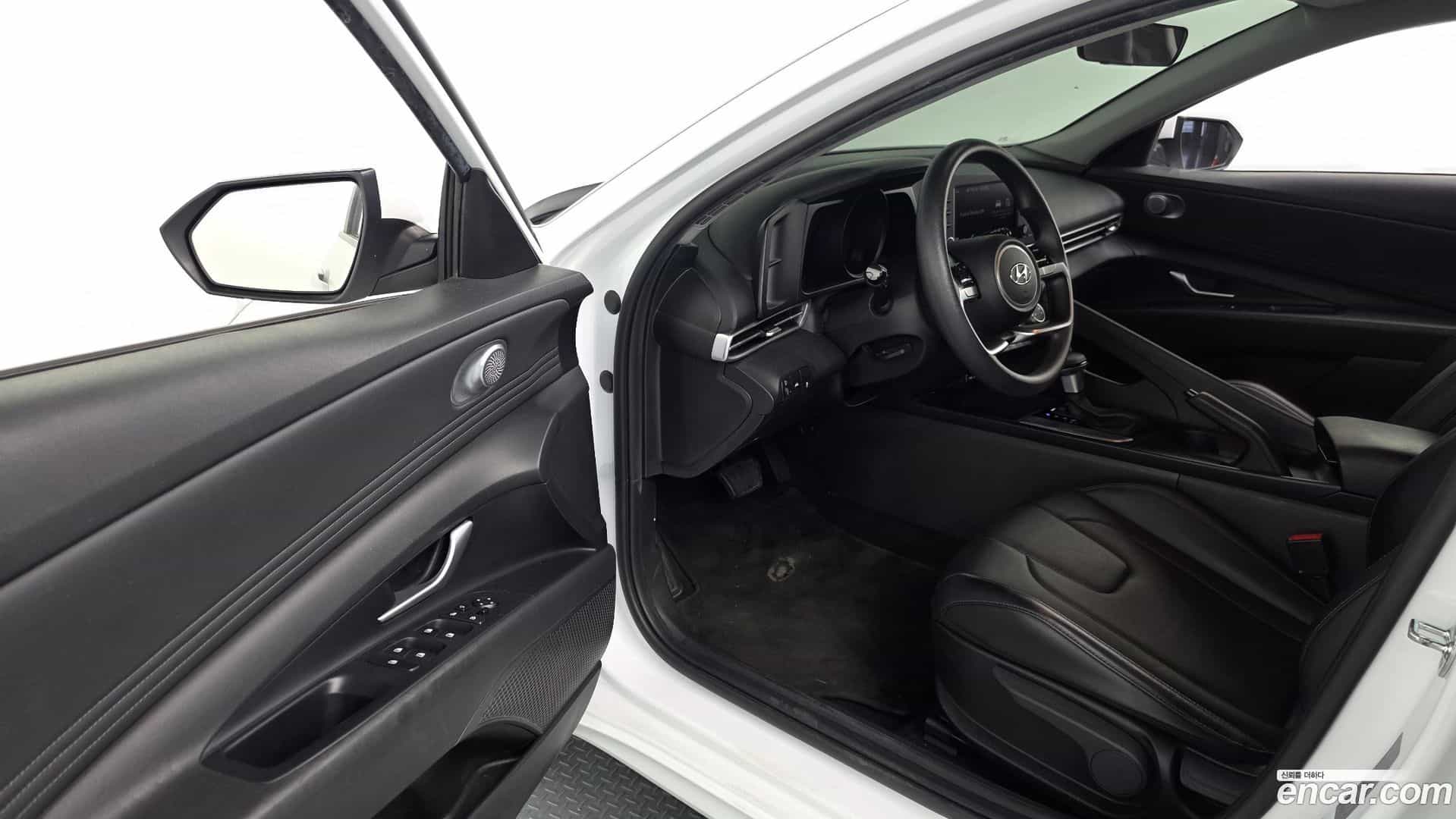 AVANTE Hyundai 2022.6-INNER-010