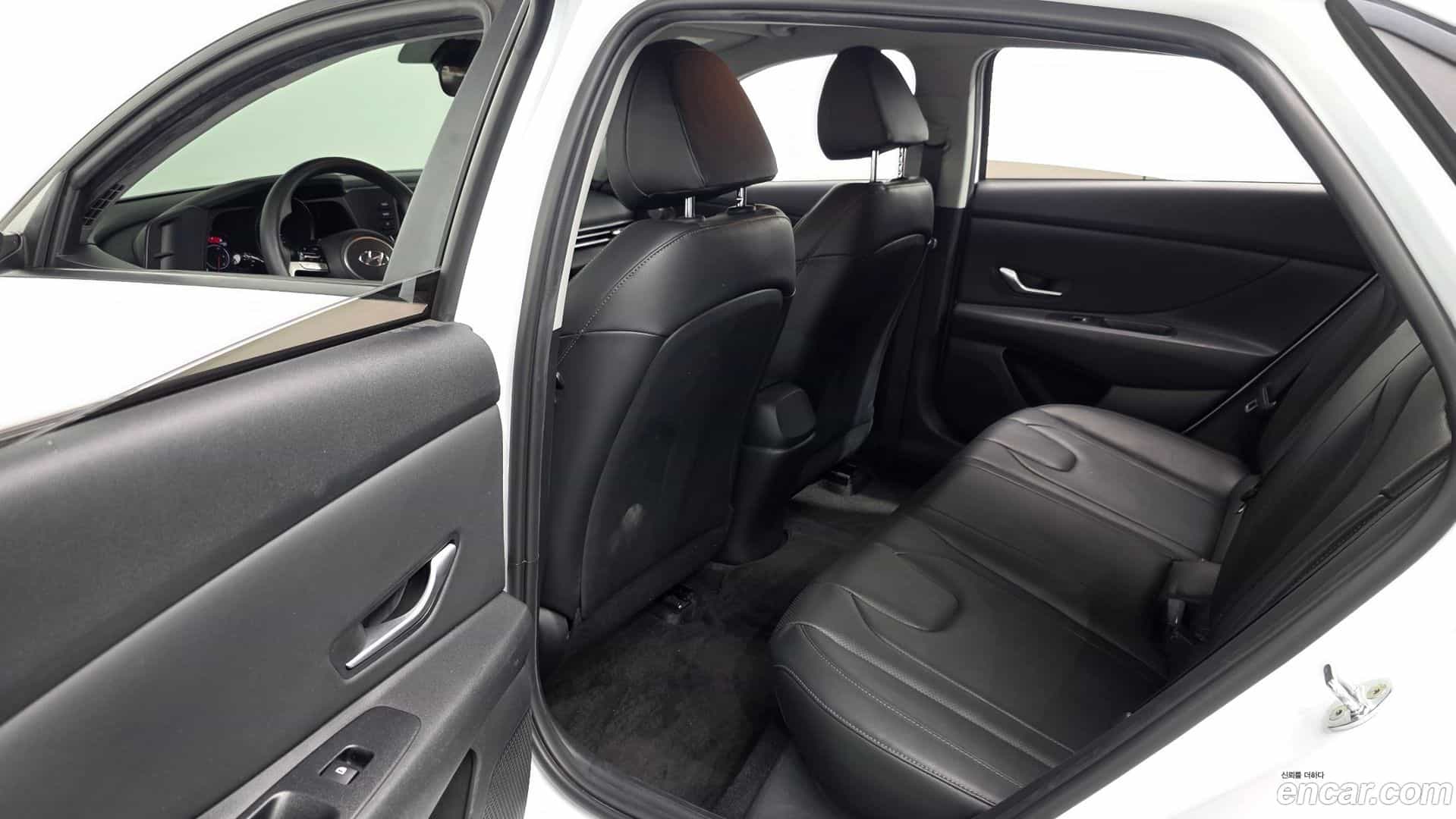 AVANTE Hyundai 2022.6-OPTION-015